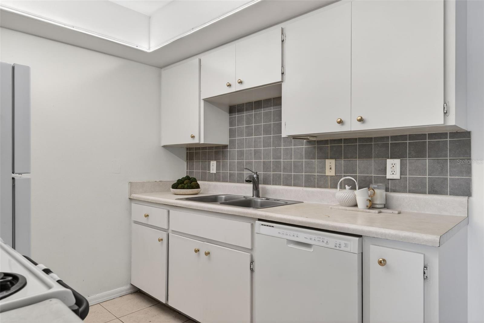 5800 HOLLYWOOD BLVD #112, SARASOTA, FL, 34231