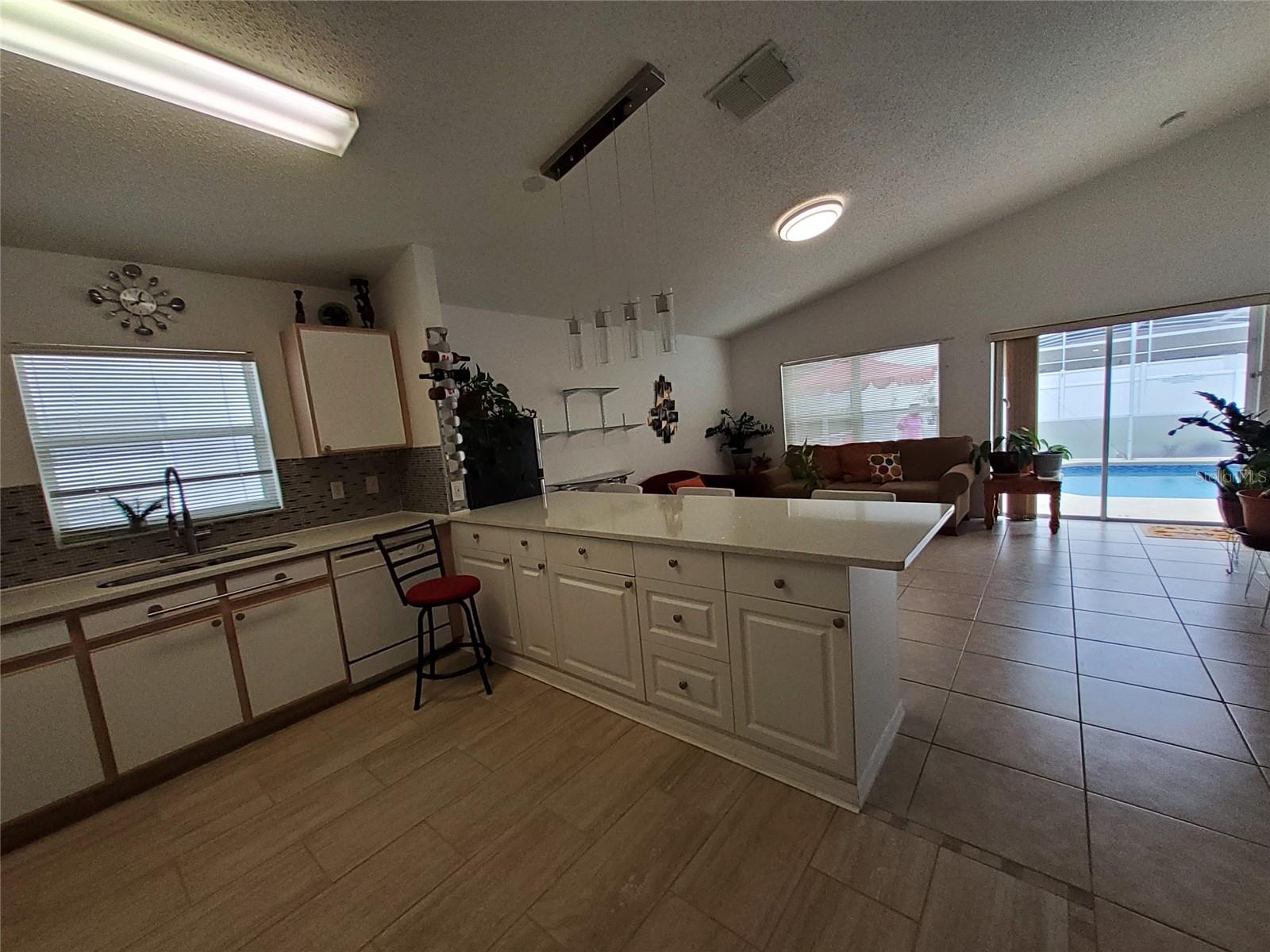944 LOCKBREEZE DR, DAVENPORT, FL, 33897