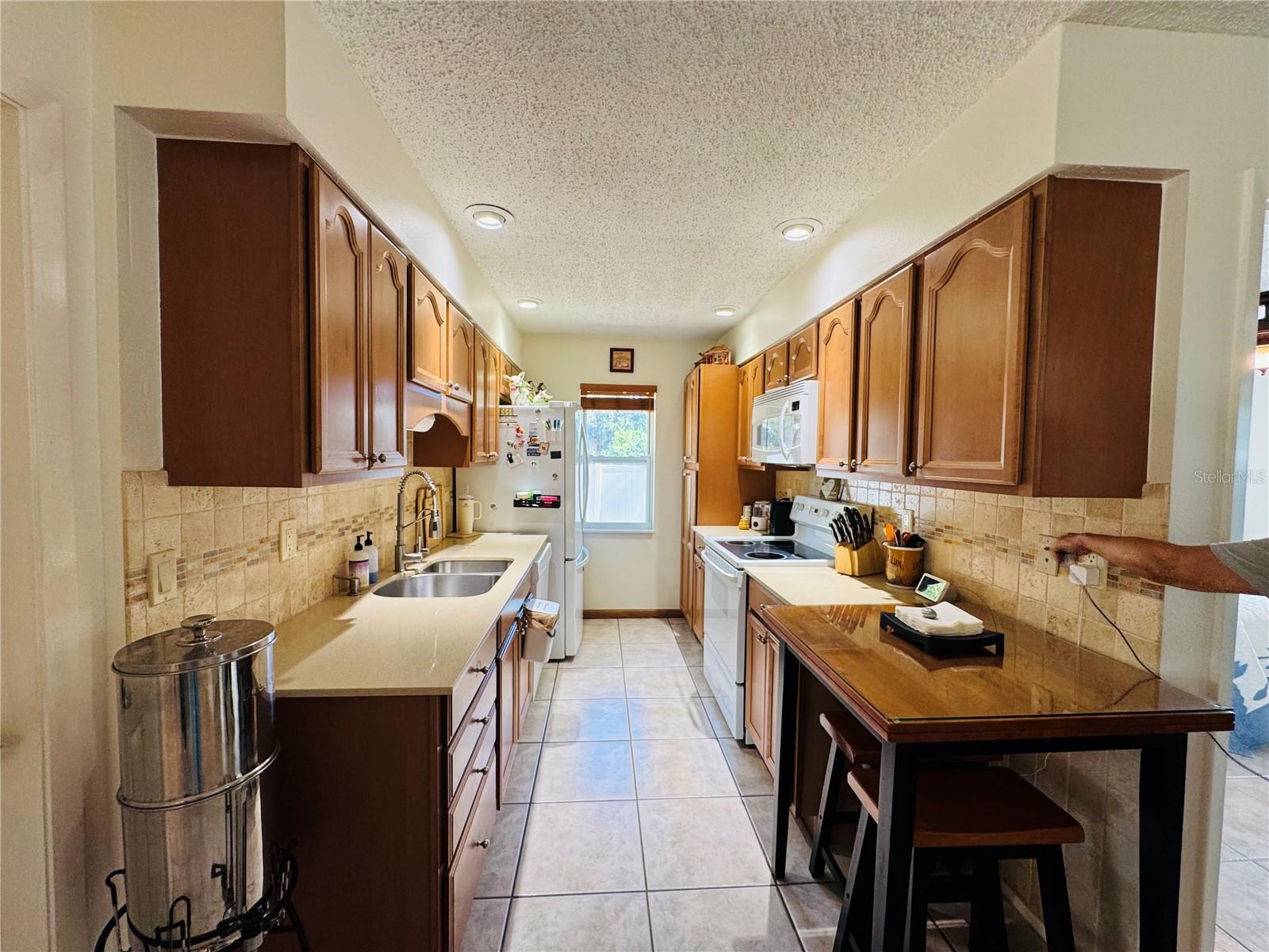 998 PONDER AVE, SARASOTA, FL, 34232