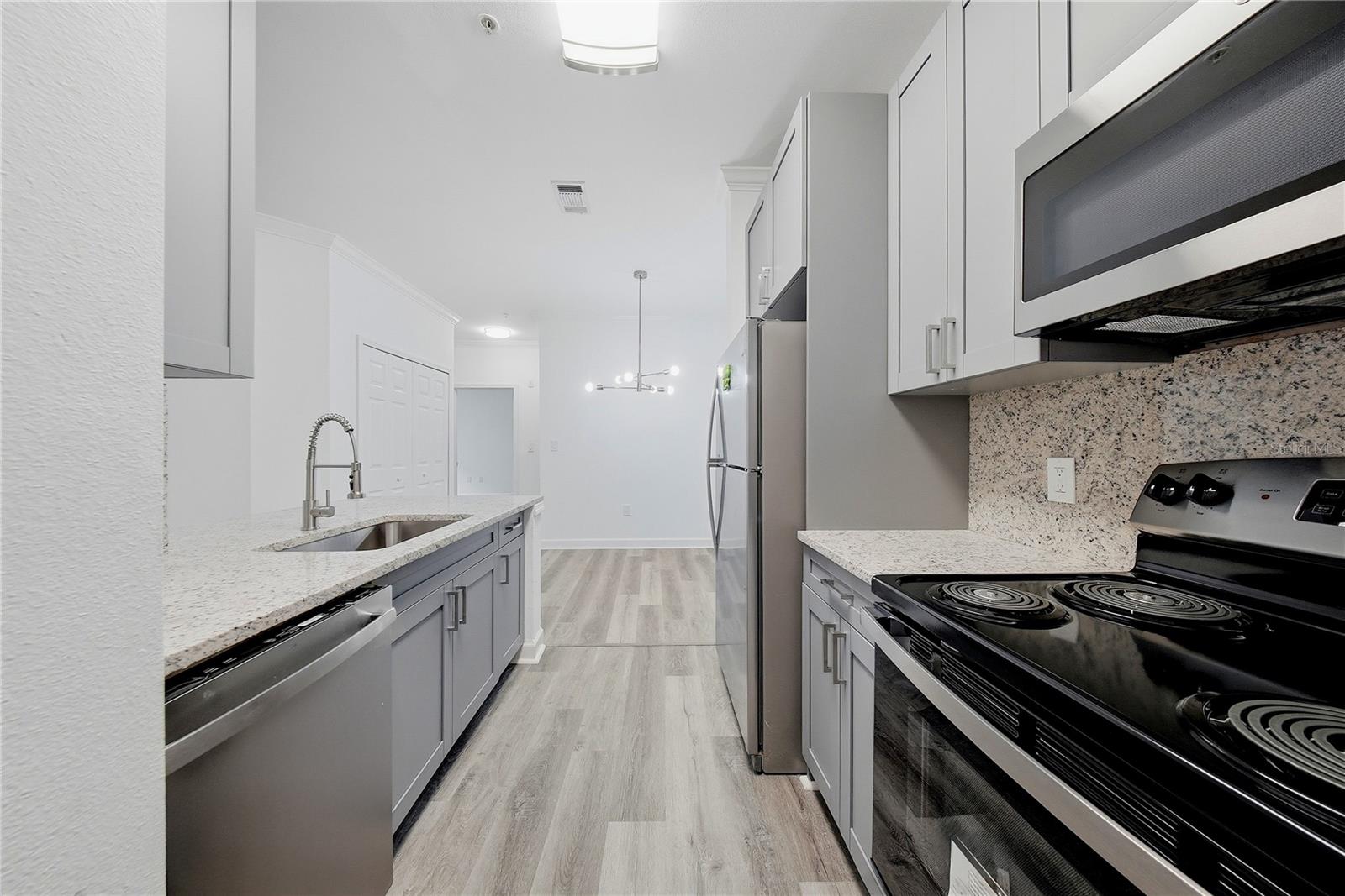 18477 BRIDLE CLUB DR, TAMPA, FL, 33647