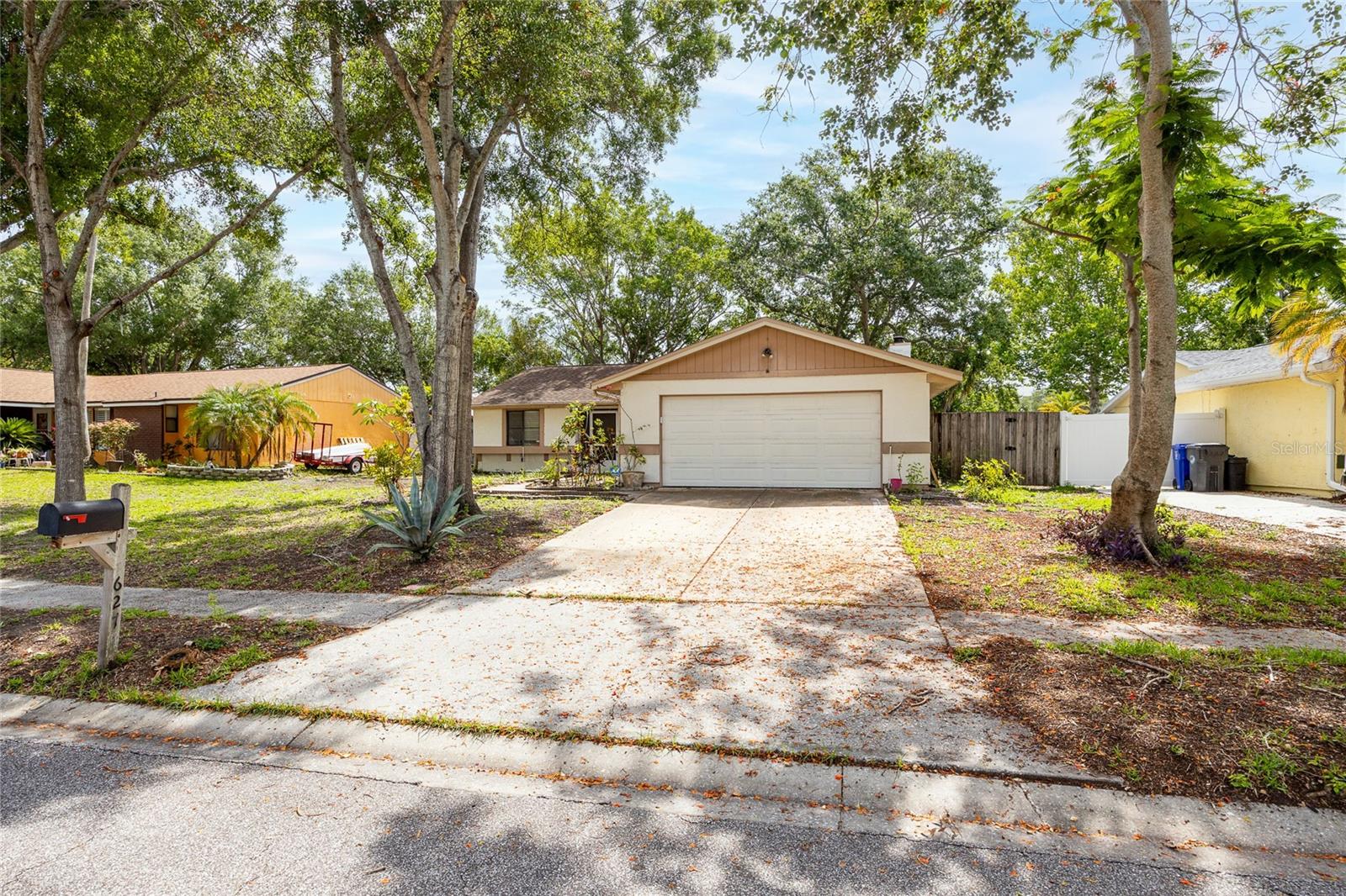 627 TIMBER BAY CIR W, OLDSMAR, FL, 34677