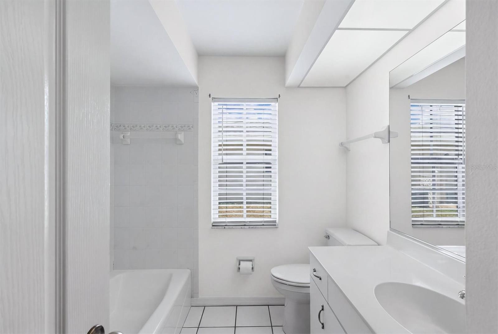 1720 COUNTRY MEADOWS DR, SARASOTA, FL, 34235