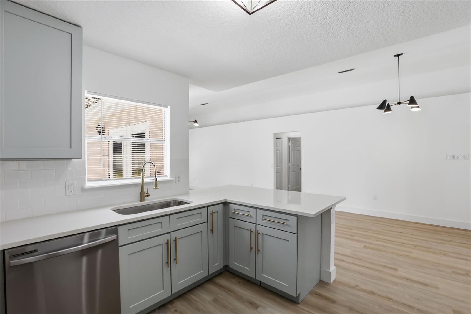 2280 DUMAS DR, DELTONA, FL, 32738