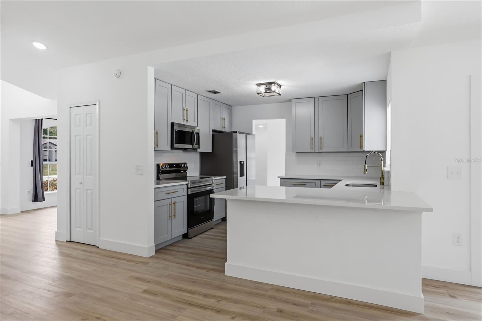 2280 DUMAS DR, DELTONA, FL, 32738