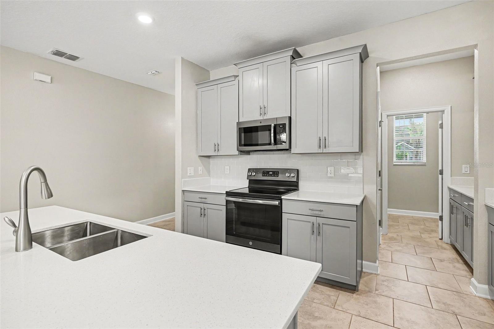 490 BRUNSWICK DR, DAVENPORT, FL, 33837