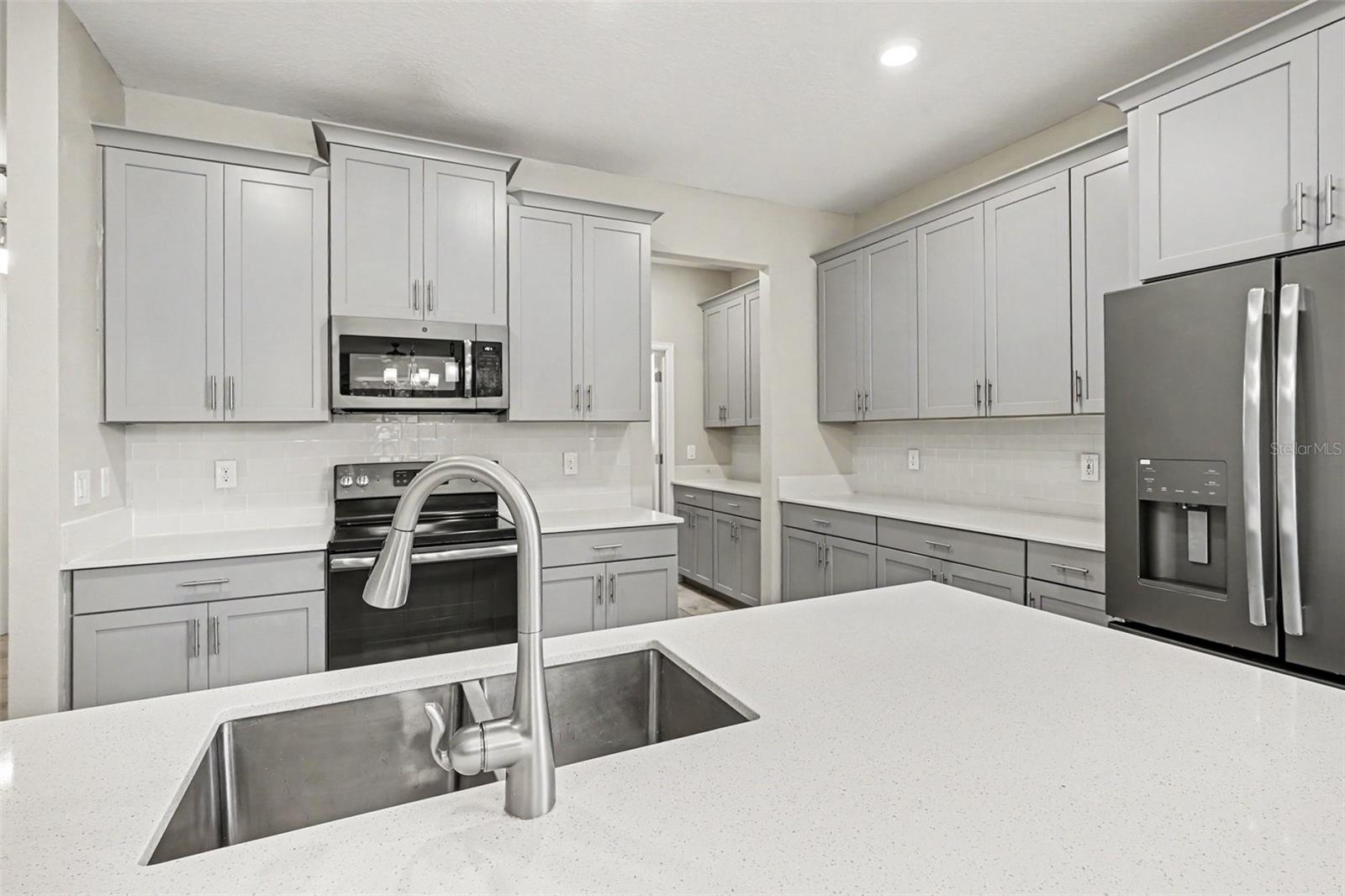 490 BRUNSWICK DR, DAVENPORT, FL, 33837