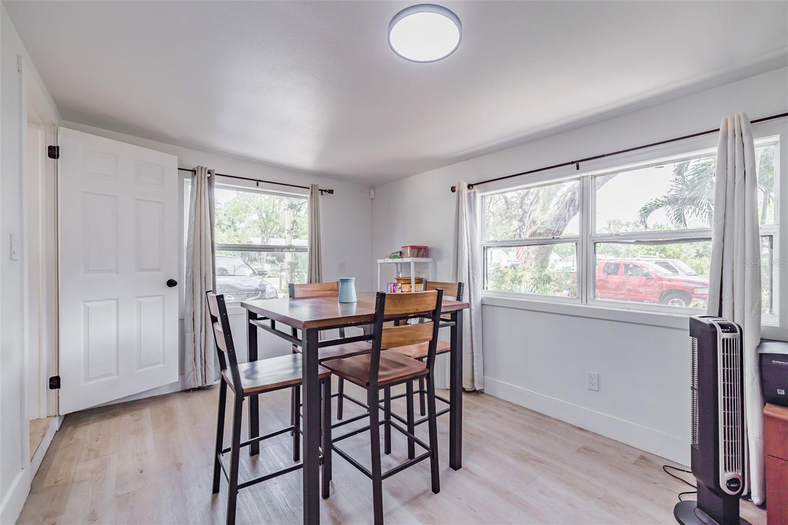 8705 N HIGHLAND AVE, TAMPA, FL, 33604
