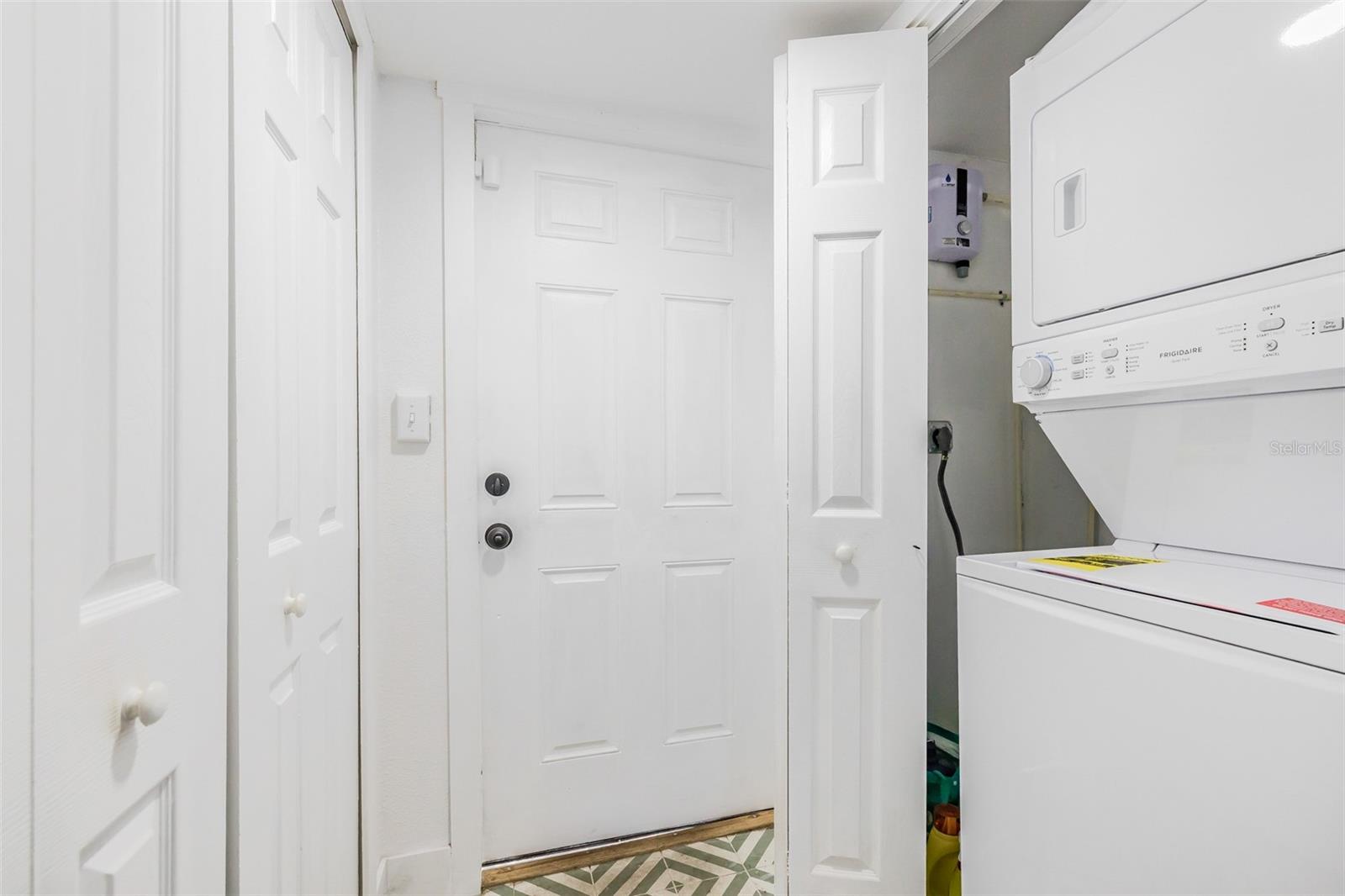 8705 N HIGHLAND AVE, TAMPA, FL, 33604