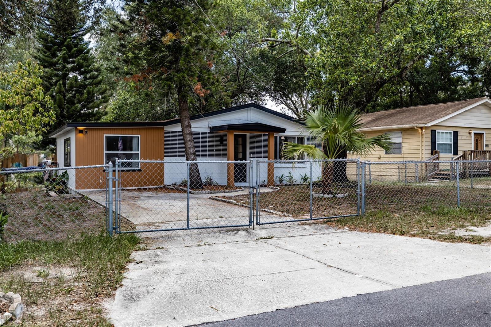 8705 N HIGHLAND AVE, TAMPA, FL, 33604