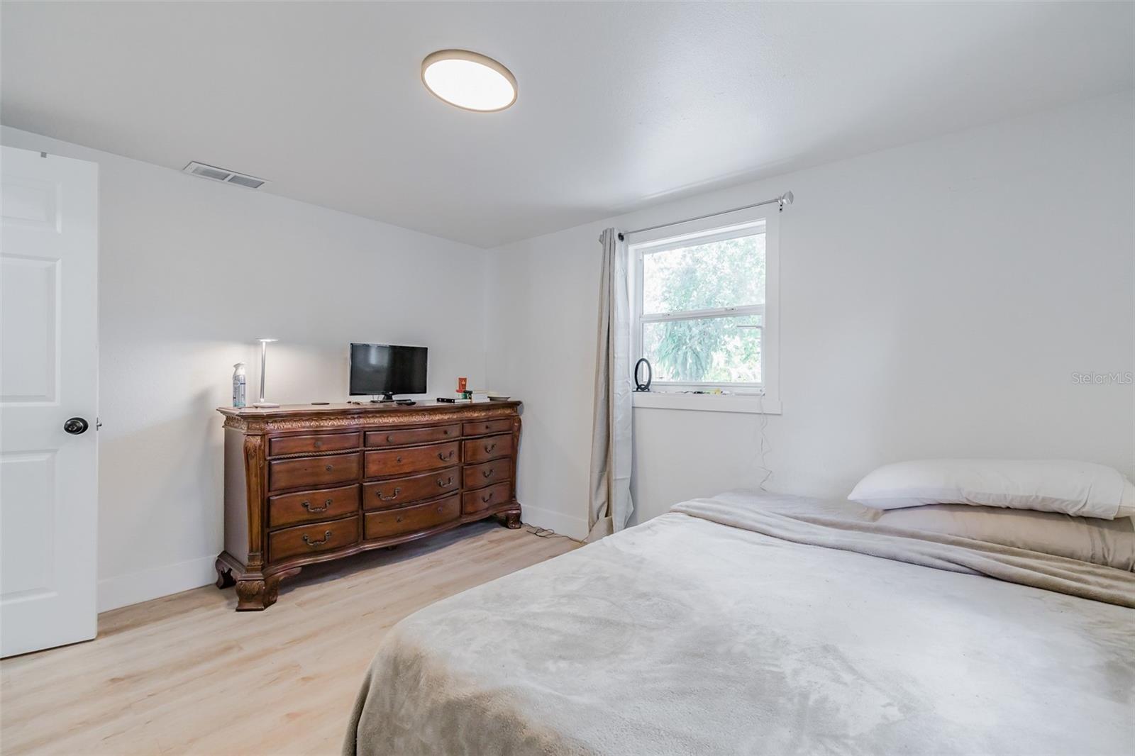 8705 N HIGHLAND AVE, TAMPA, FL, 33604