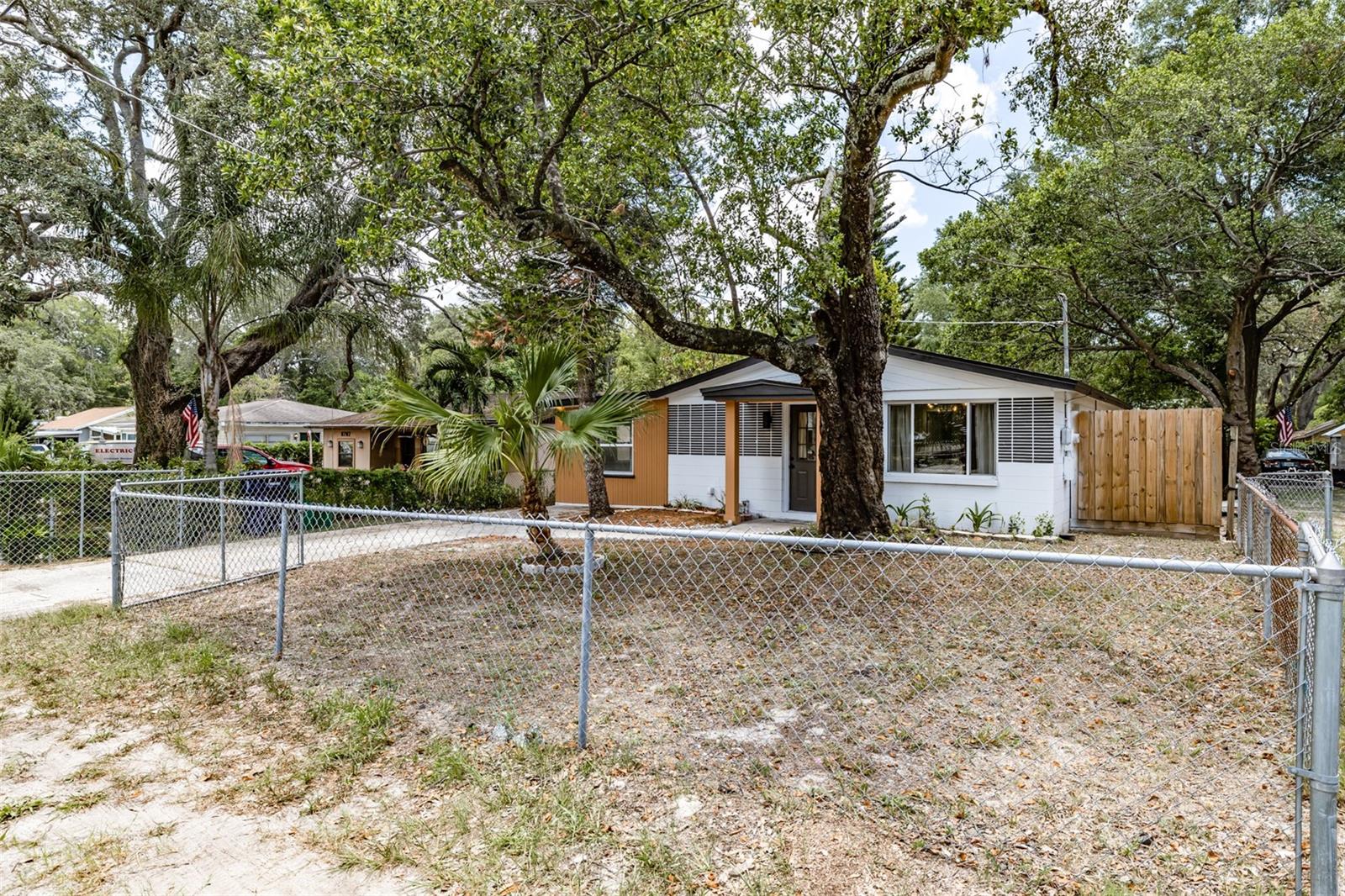 8705 N HIGHLAND AVE, TAMPA, FL, 33604