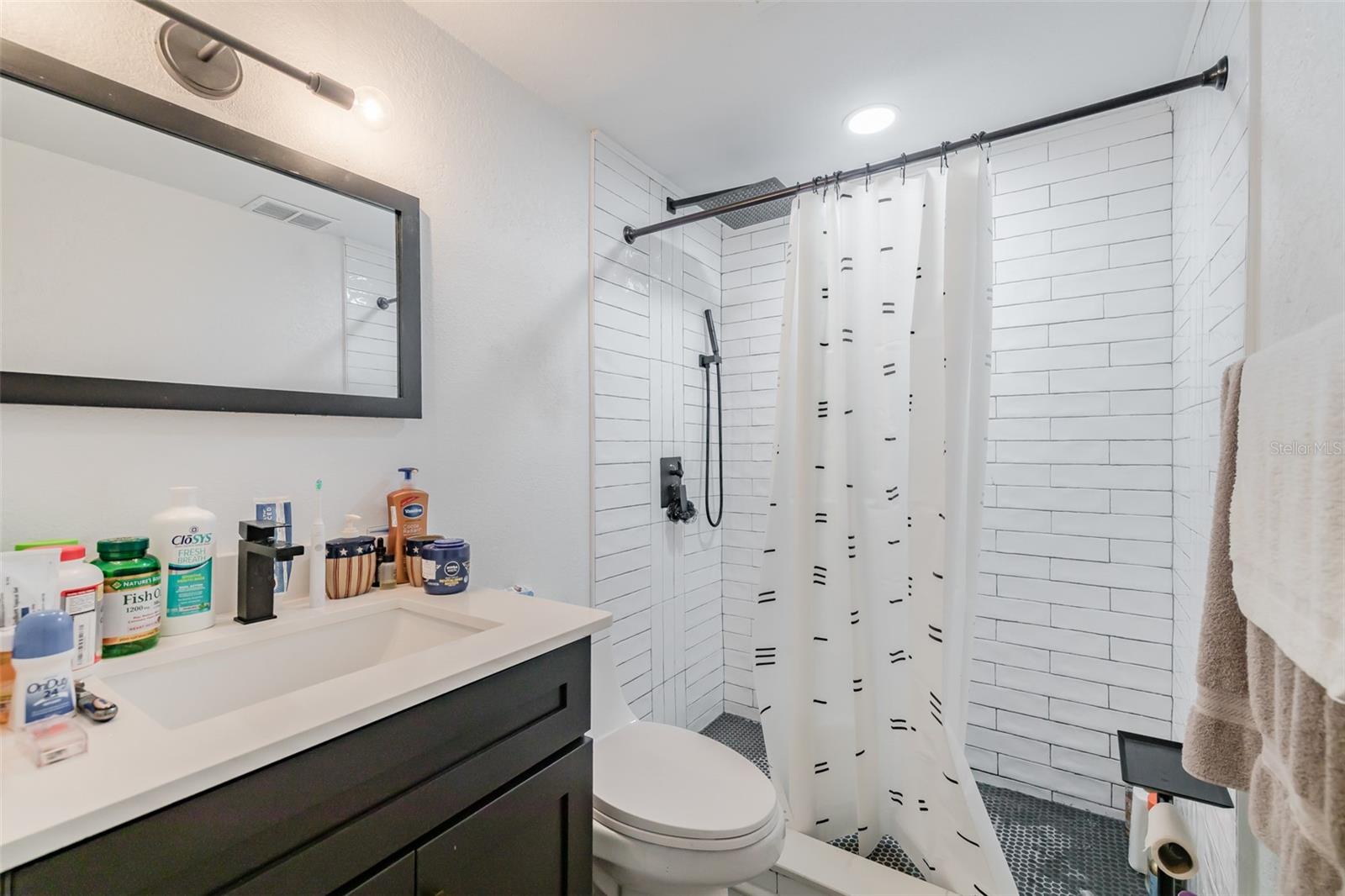 8705 N HIGHLAND AVE, TAMPA, FL, 33604