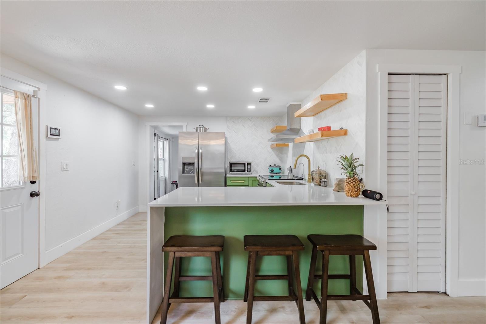 8705 N HIGHLAND AVE, TAMPA, FL, 33604