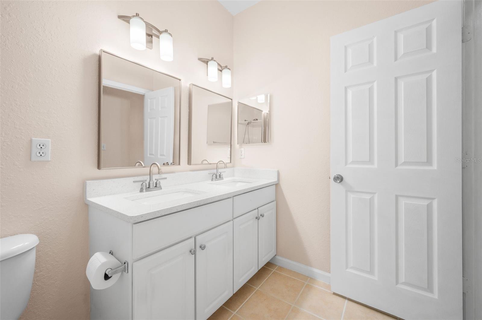 5065 NW 45TH RD #102, GAINESVILLE, FL, 32606