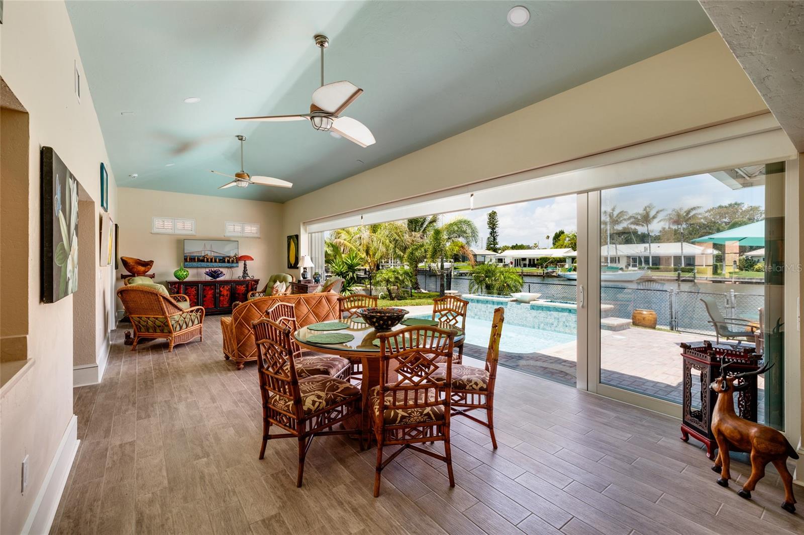 2011 MICHIGAN AVE NE, ST PETERSBURG, FL, 33703