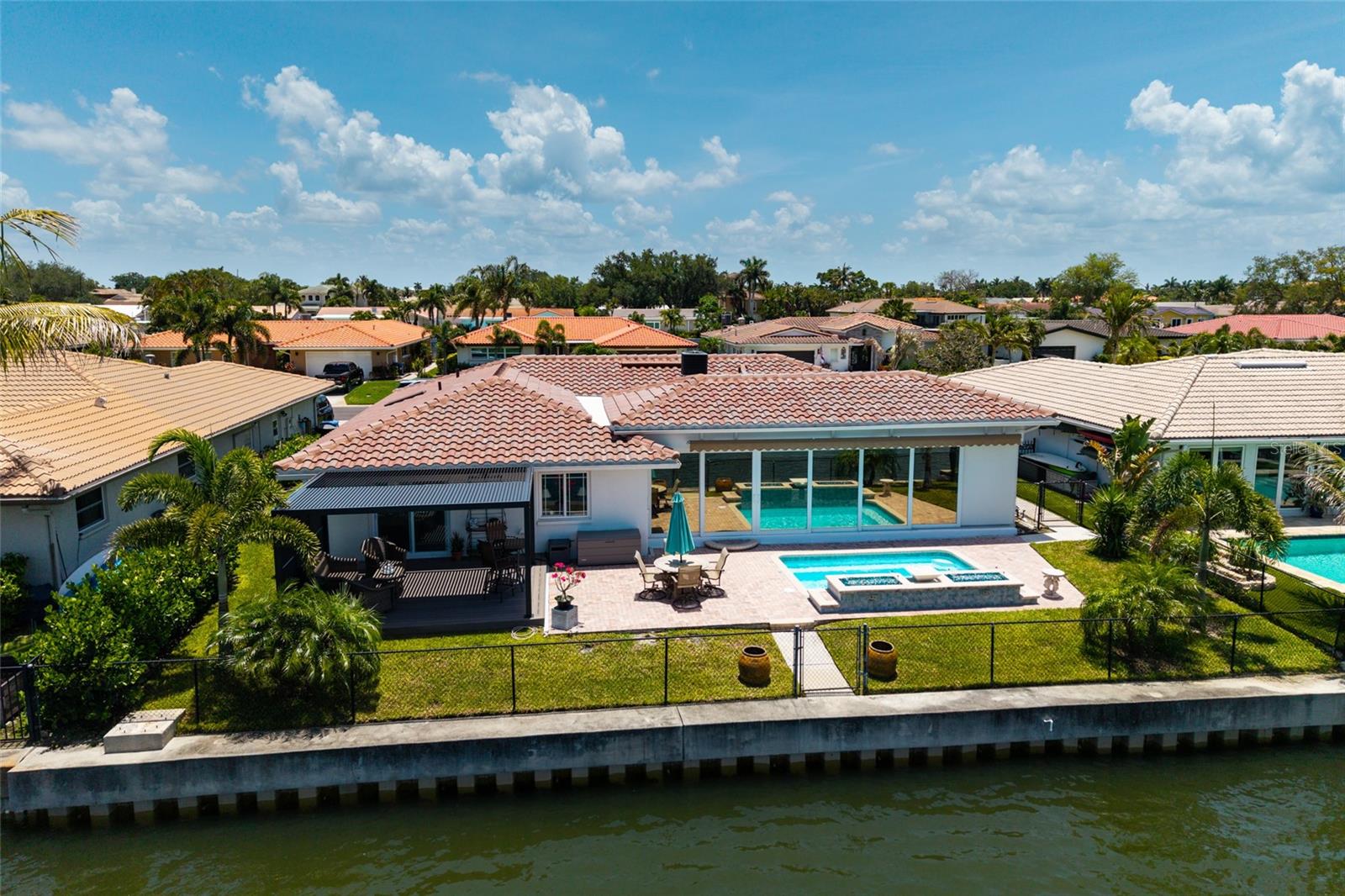 2011 MICHIGAN AVE NE, ST PETERSBURG, FL, 33703