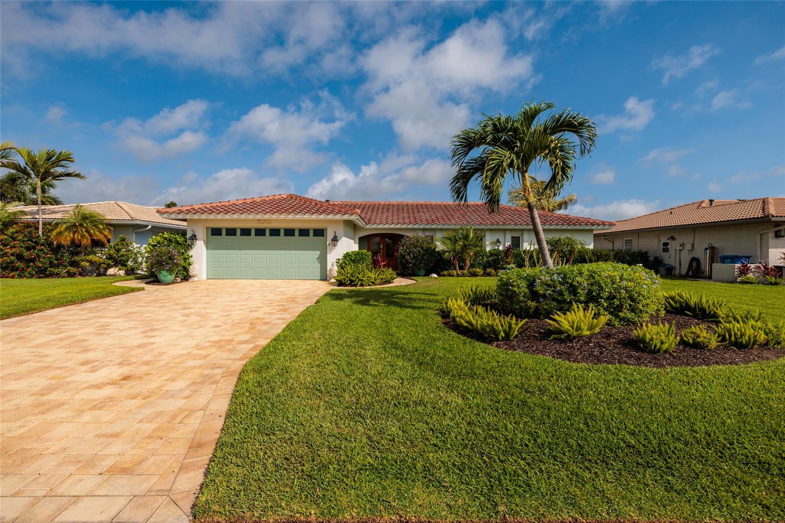 2011 MICHIGAN AVE NE, ST PETERSBURG, FL, 33703