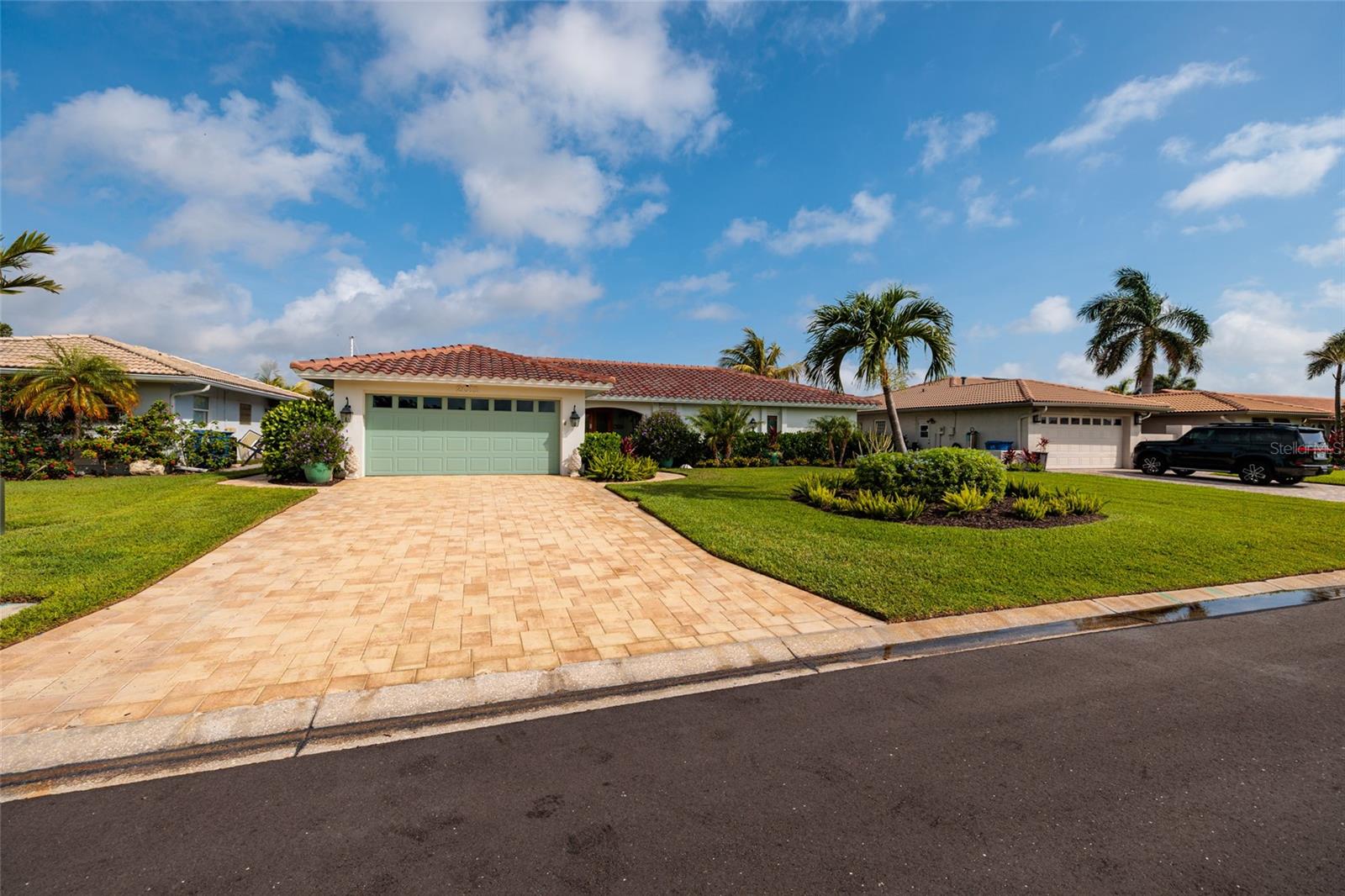 2011 MICHIGAN AVE NE, ST PETERSBURG, FL, 33703