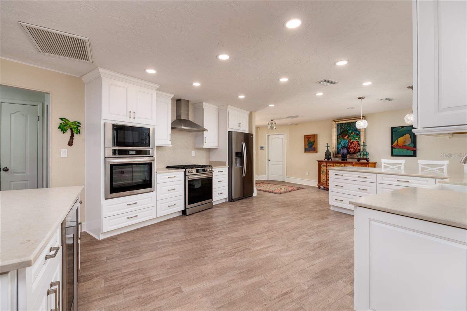 2011 MICHIGAN AVE NE, ST PETERSBURG, FL, 33703