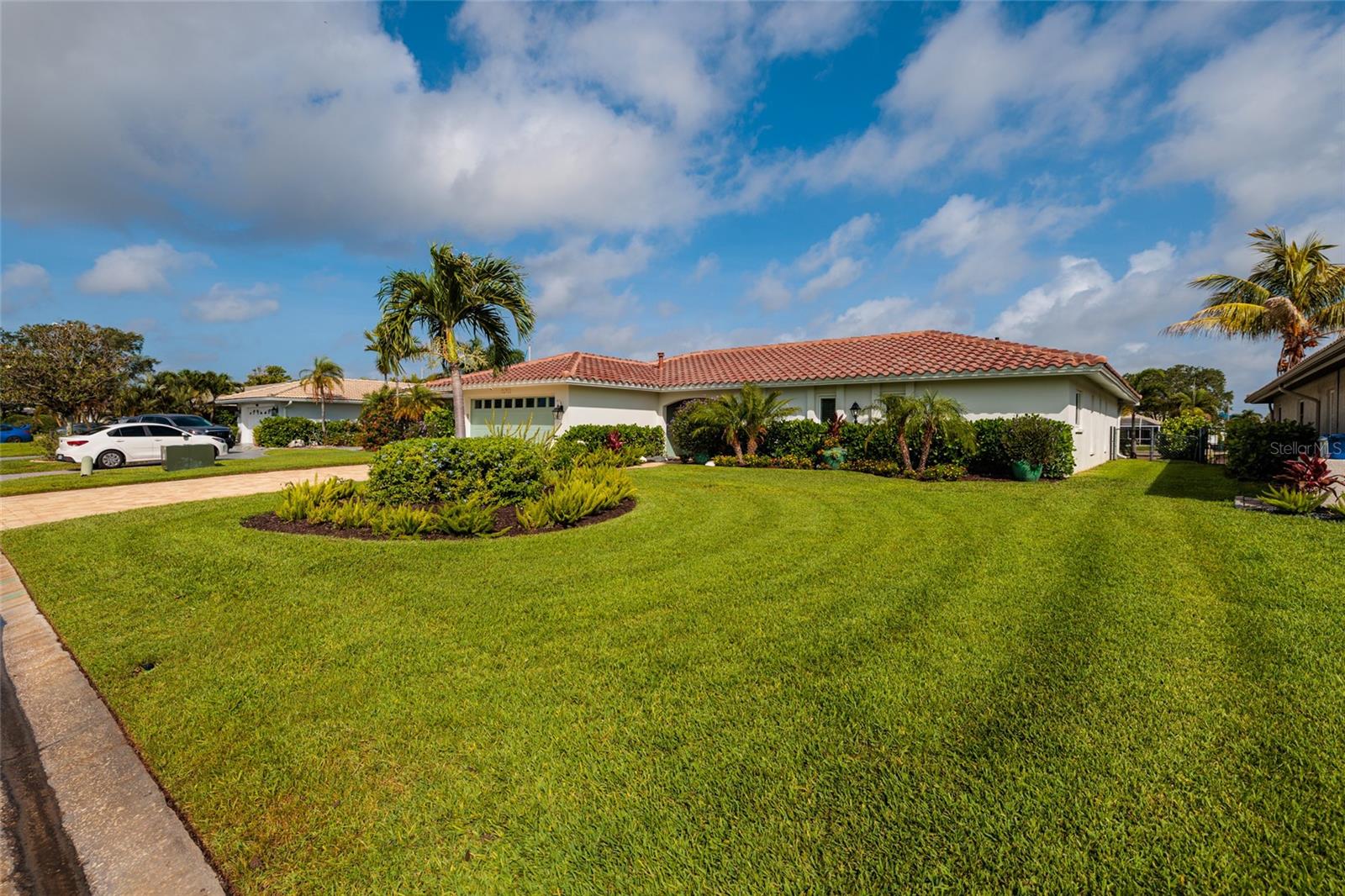 2011 MICHIGAN AVE NE, ST PETERSBURG, FL, 33703