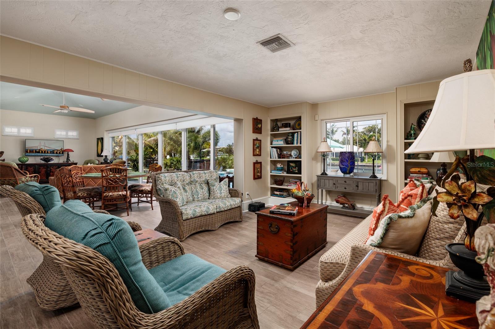 2011 MICHIGAN AVE NE, ST PETERSBURG, FL, 33703