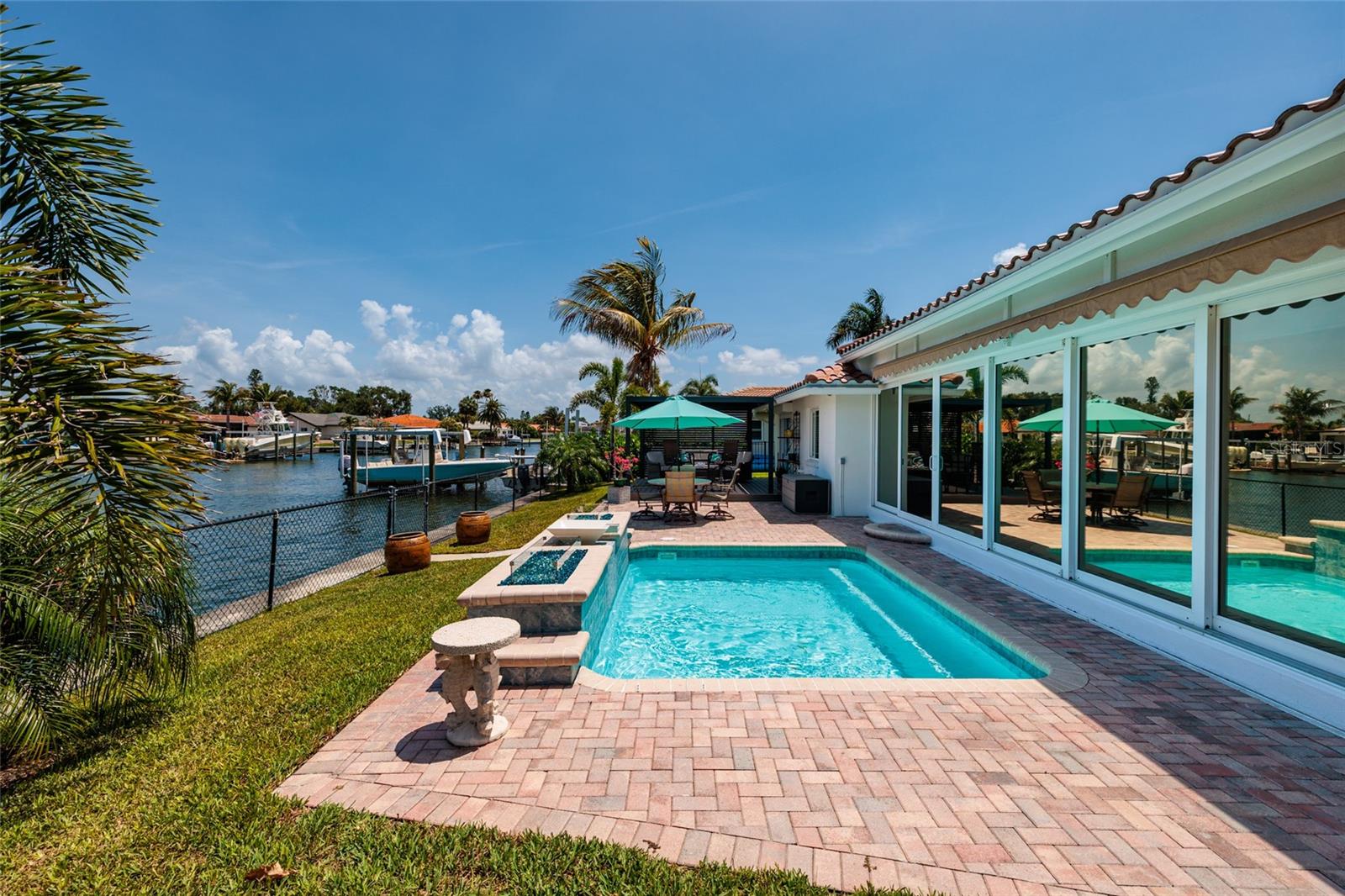 2011 MICHIGAN AVE NE, ST PETERSBURG, FL, 33703