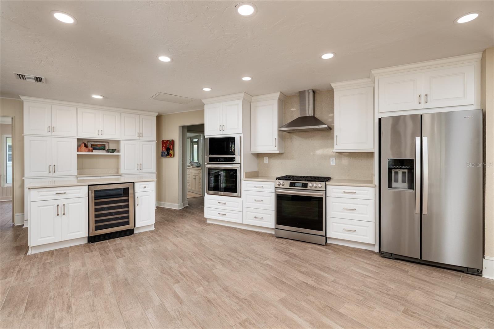 2011 MICHIGAN AVE NE, ST PETERSBURG, FL, 33703