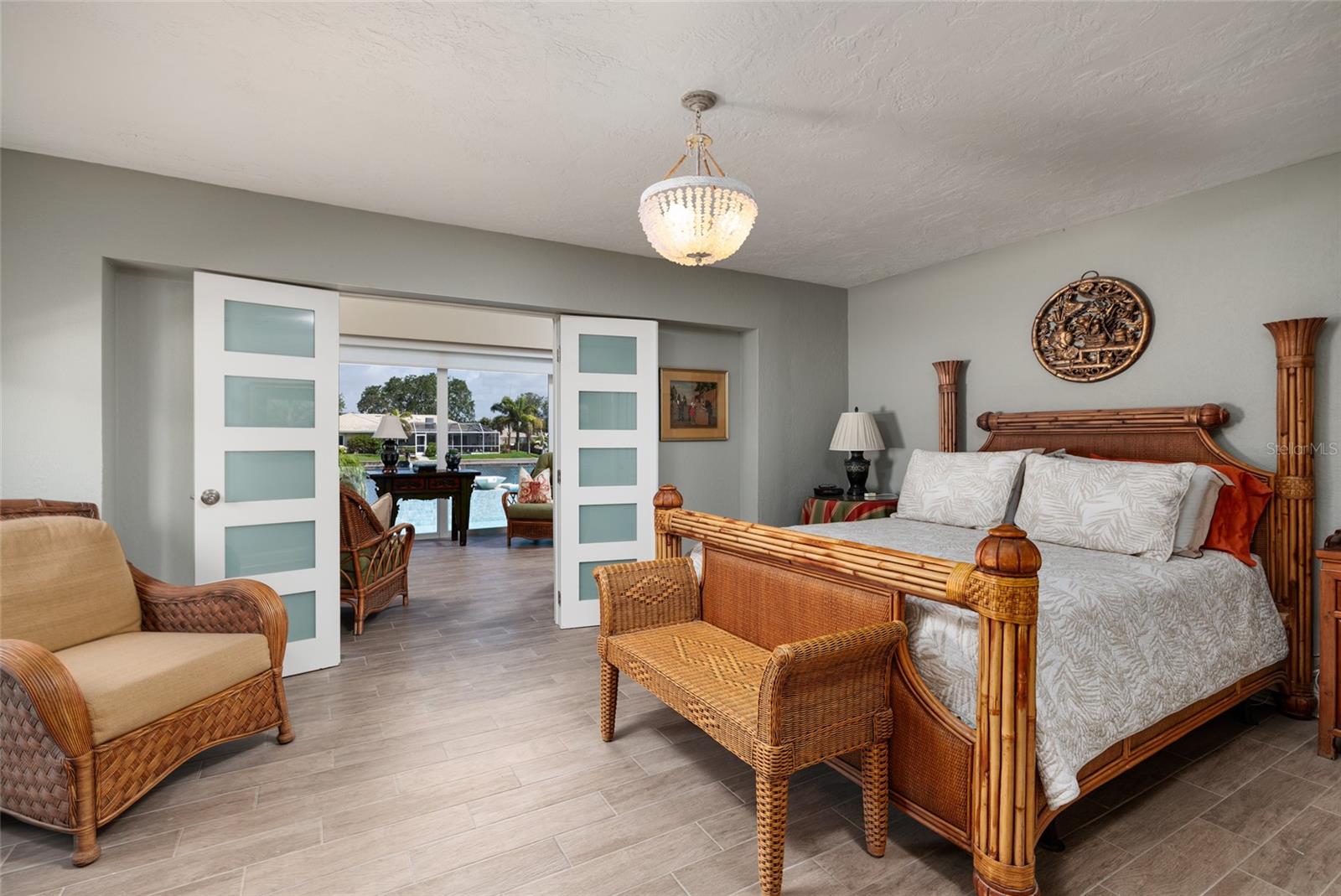 2011 MICHIGAN AVE NE, ST PETERSBURG, FL, 33703