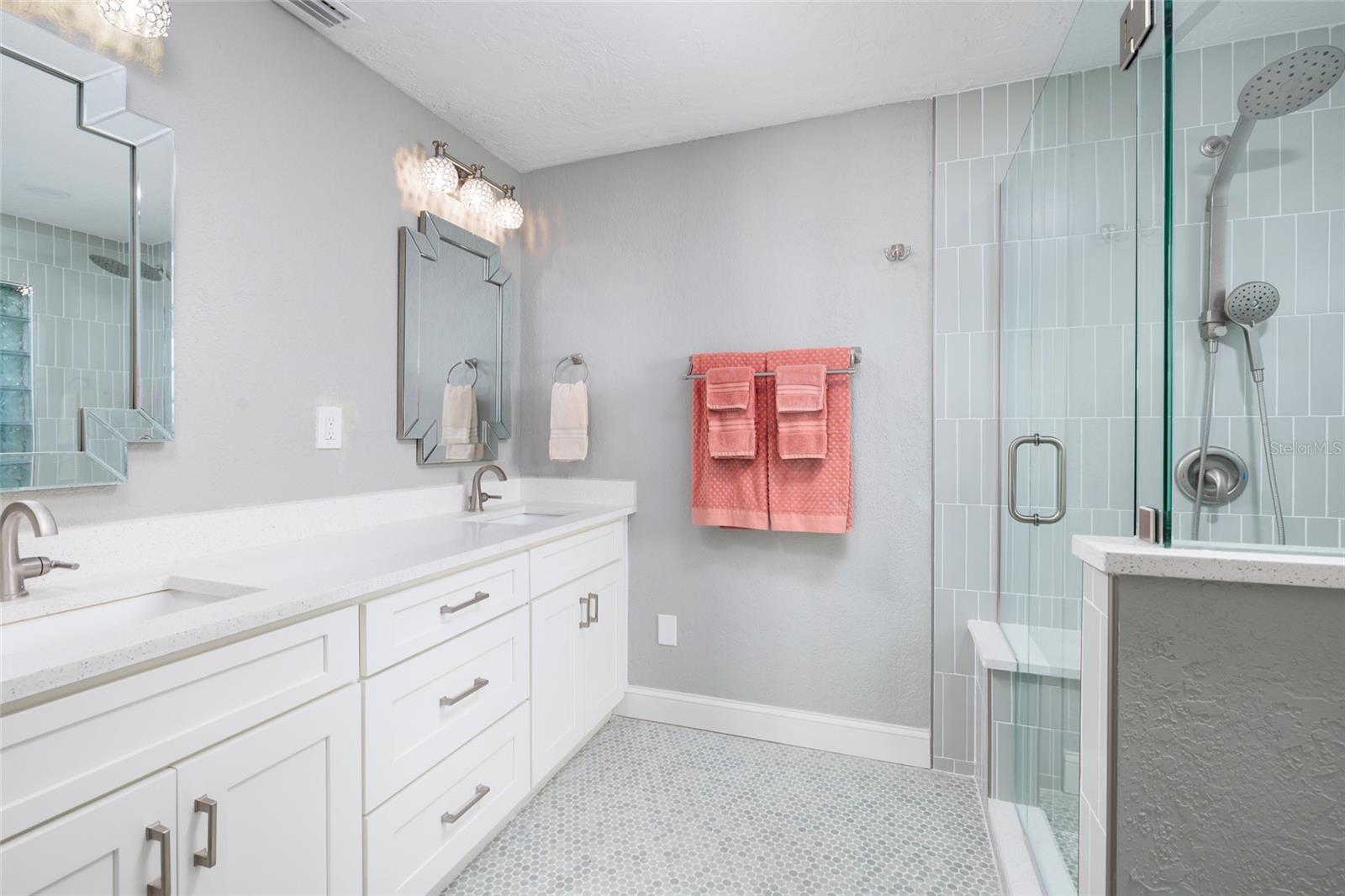 2011 MICHIGAN AVE NE, ST PETERSBURG, FL, 33703