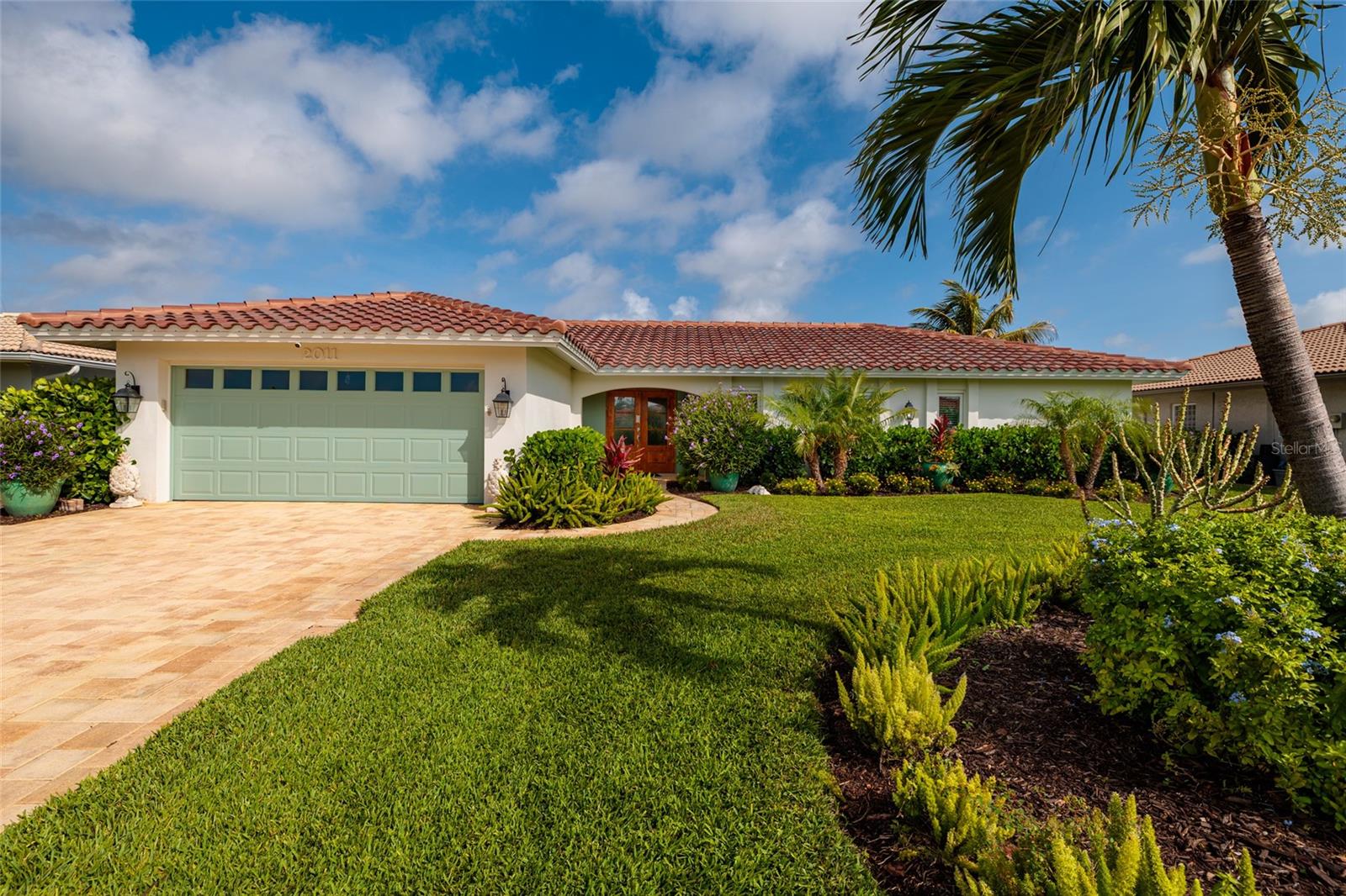2011 MICHIGAN AVE NE, ST PETERSBURG, FL, 33703