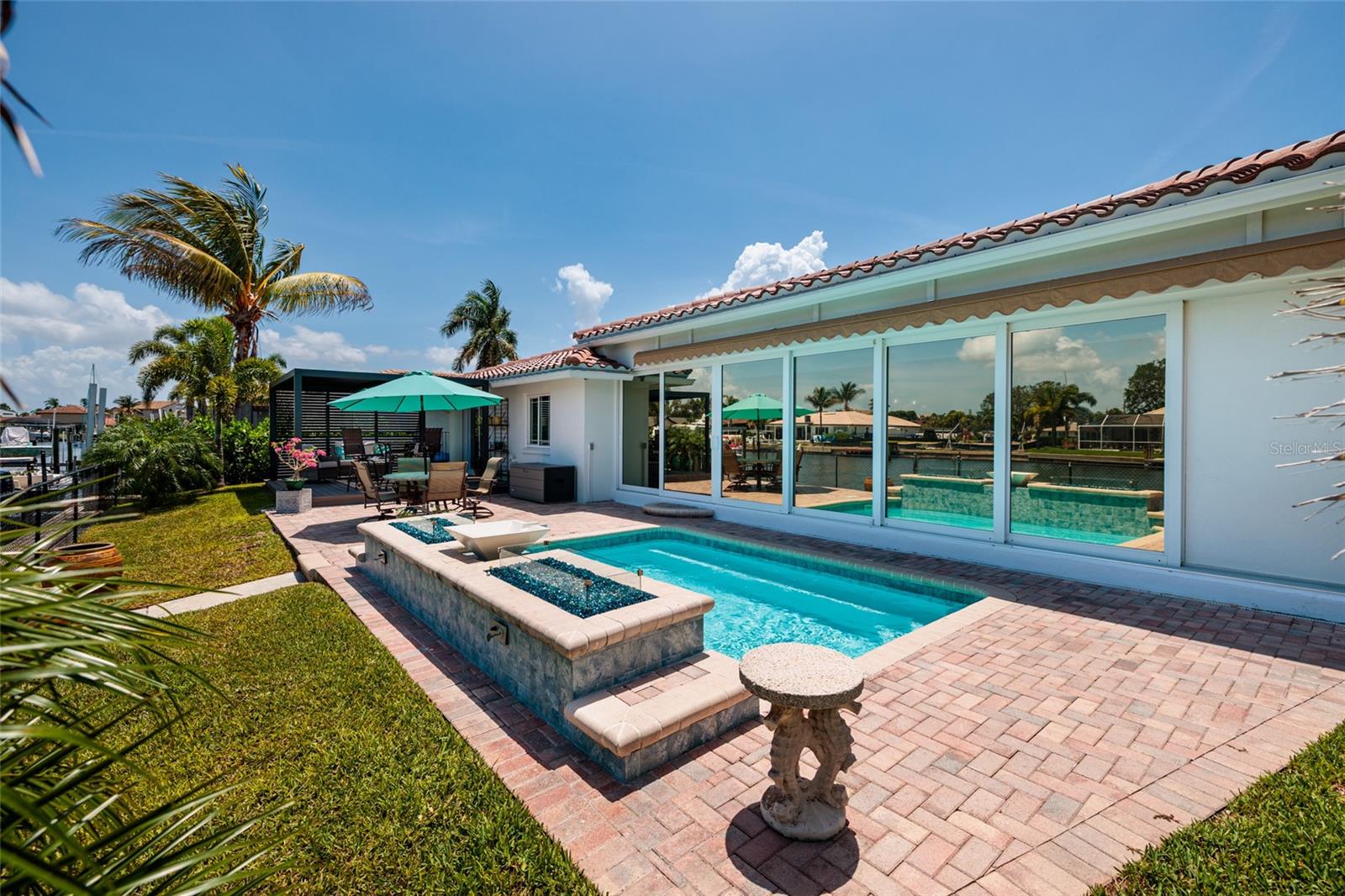 2011 MICHIGAN AVE NE, ST PETERSBURG, FL, 33703