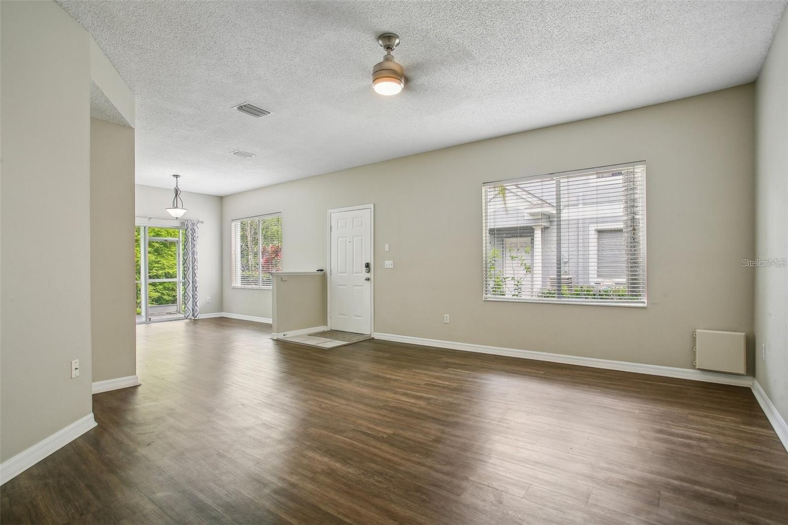 18181 PARADISE POINT DR, TAMPA, FL, 33647
