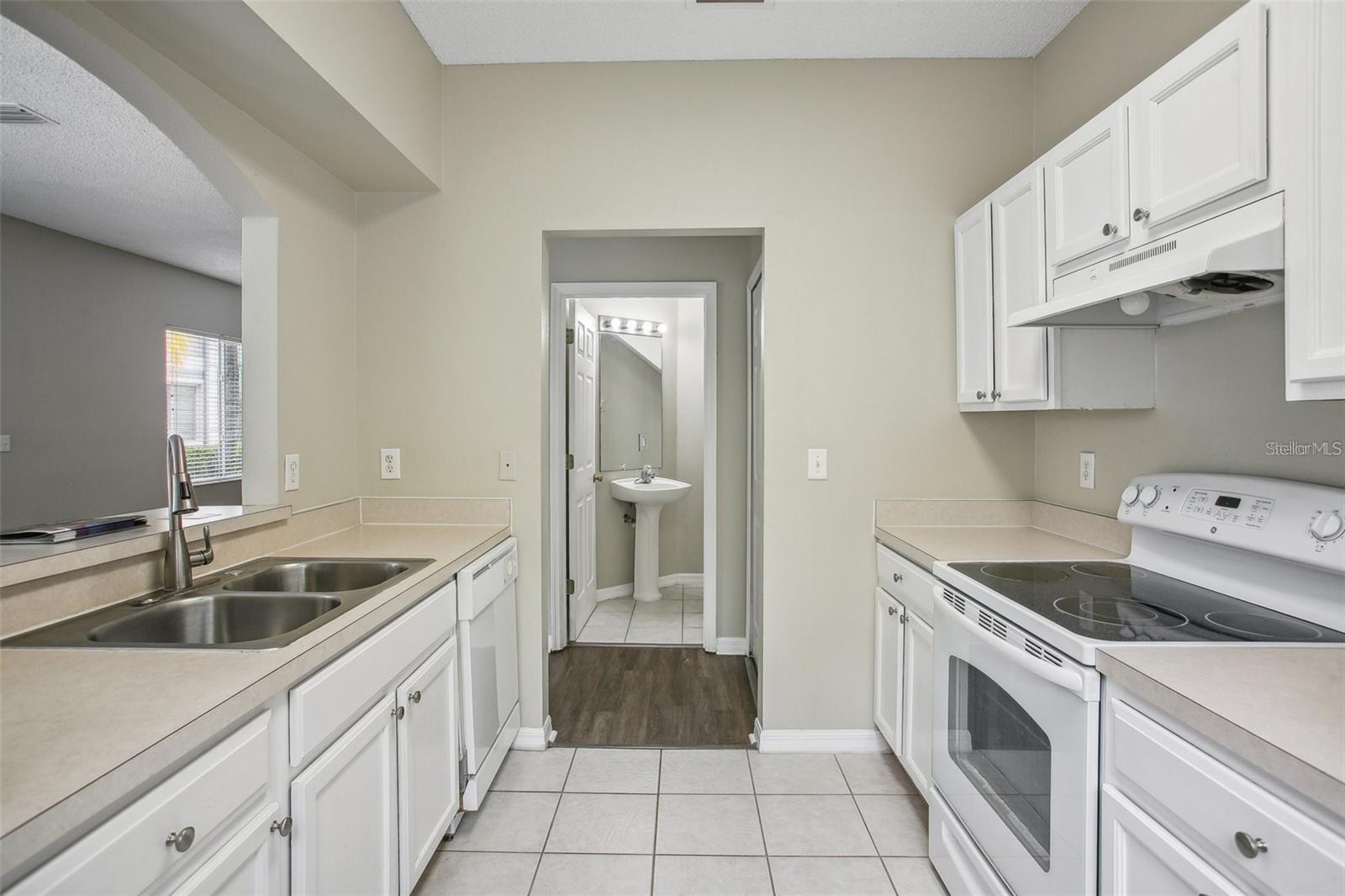 18181 PARADISE POINT DR, TAMPA, FL, 33647