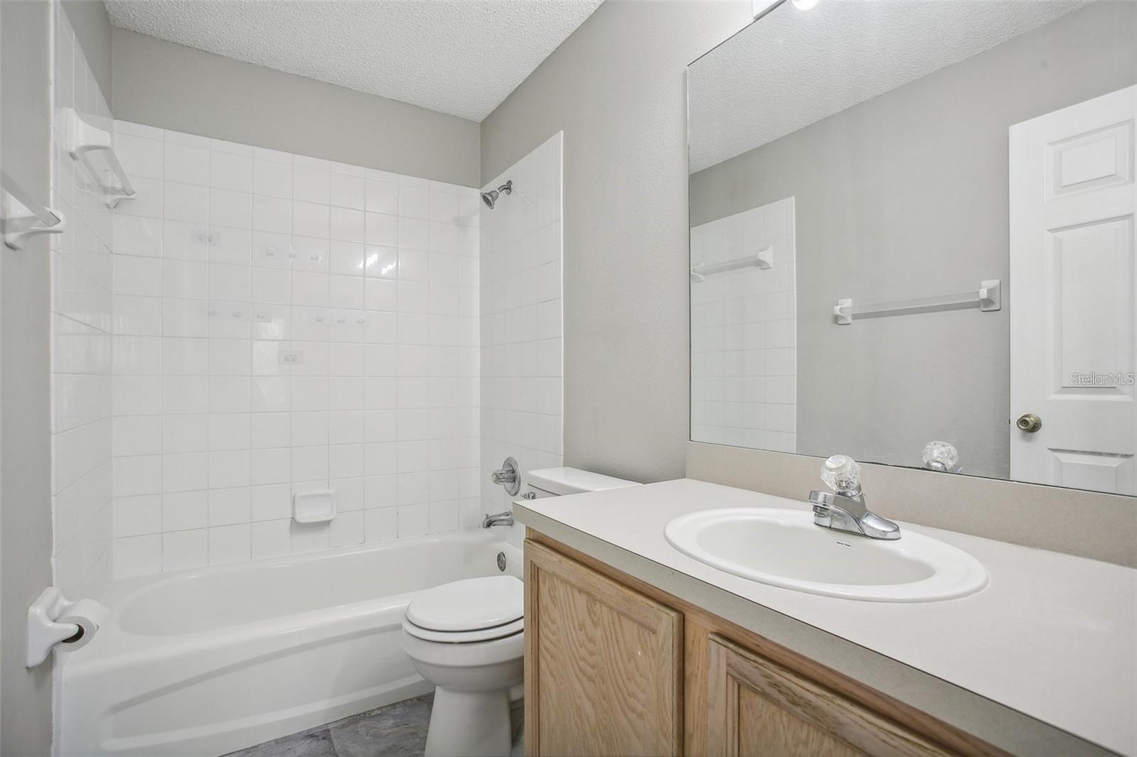 18181 PARADISE POINT DR, TAMPA, FL, 33647