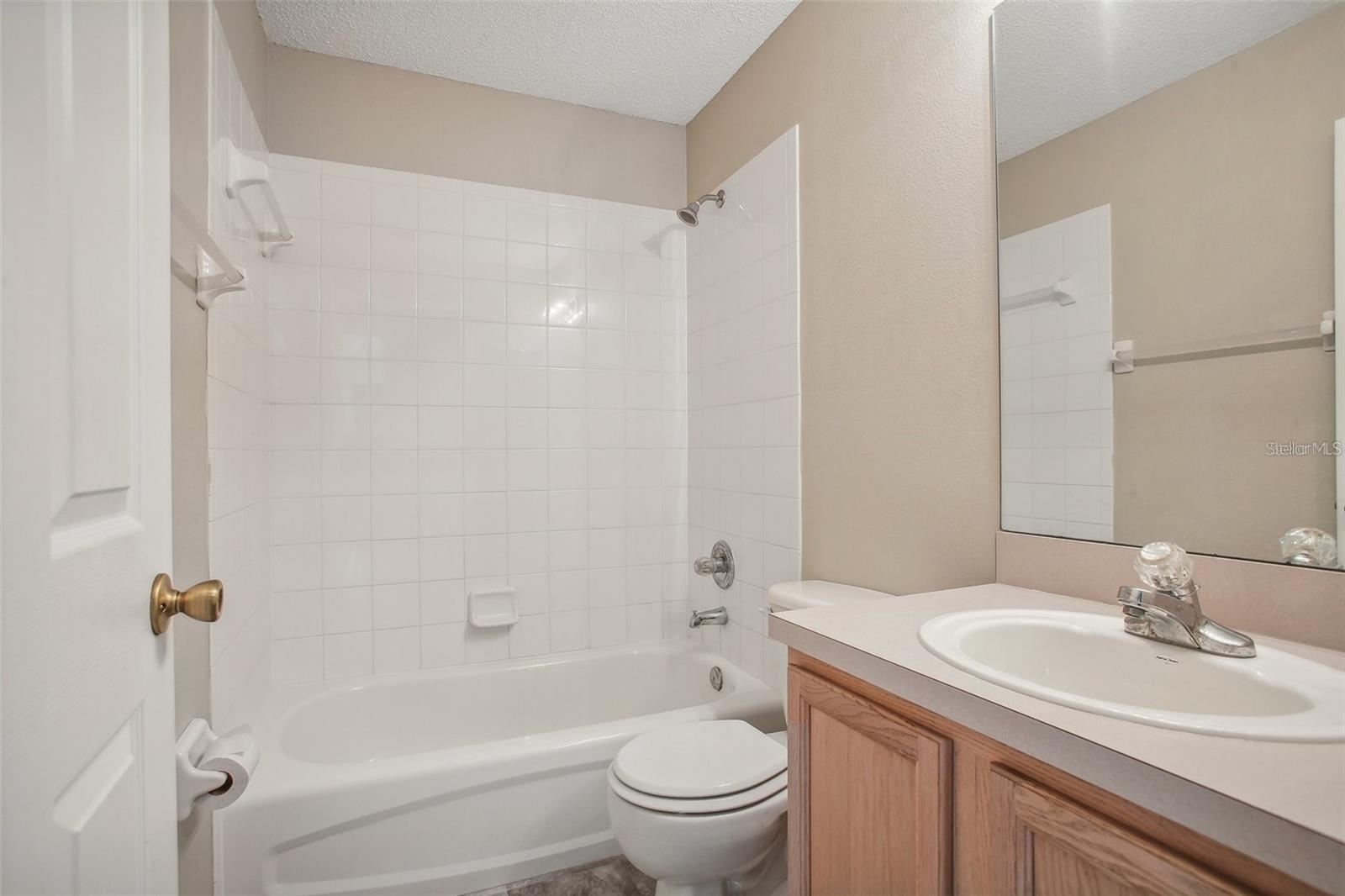 18181 PARADISE POINT DR, TAMPA, FL, 33647