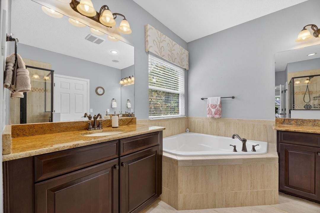 1823 BELLA CASA CT, TAMPA, FL, 33618