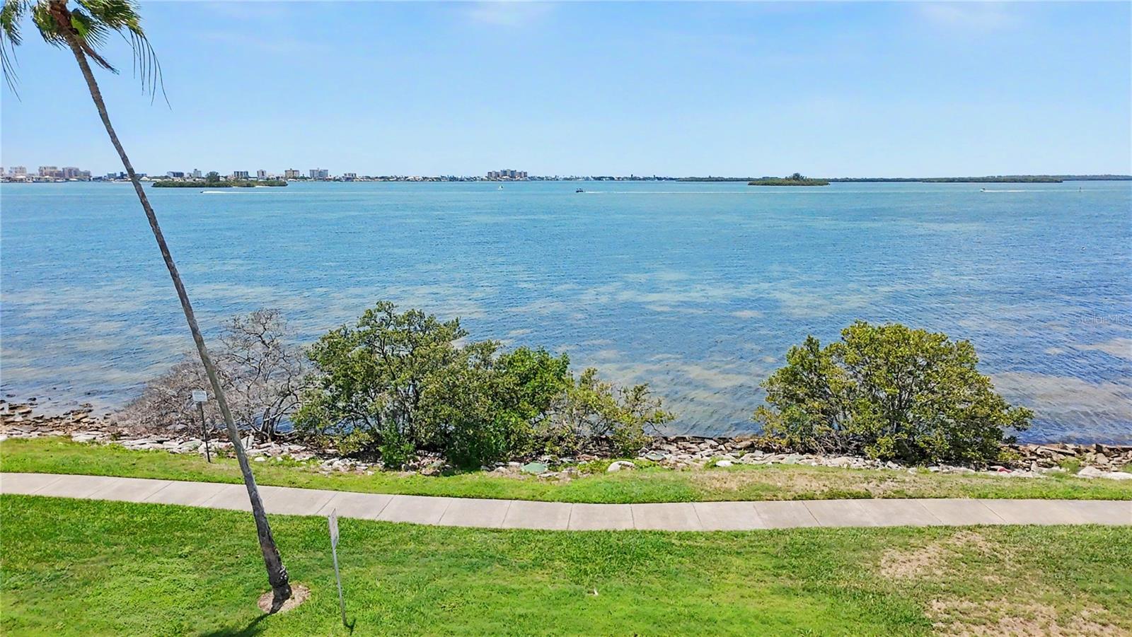 1963 EDGEWATER DR, CLEARWATER, FL, 33755