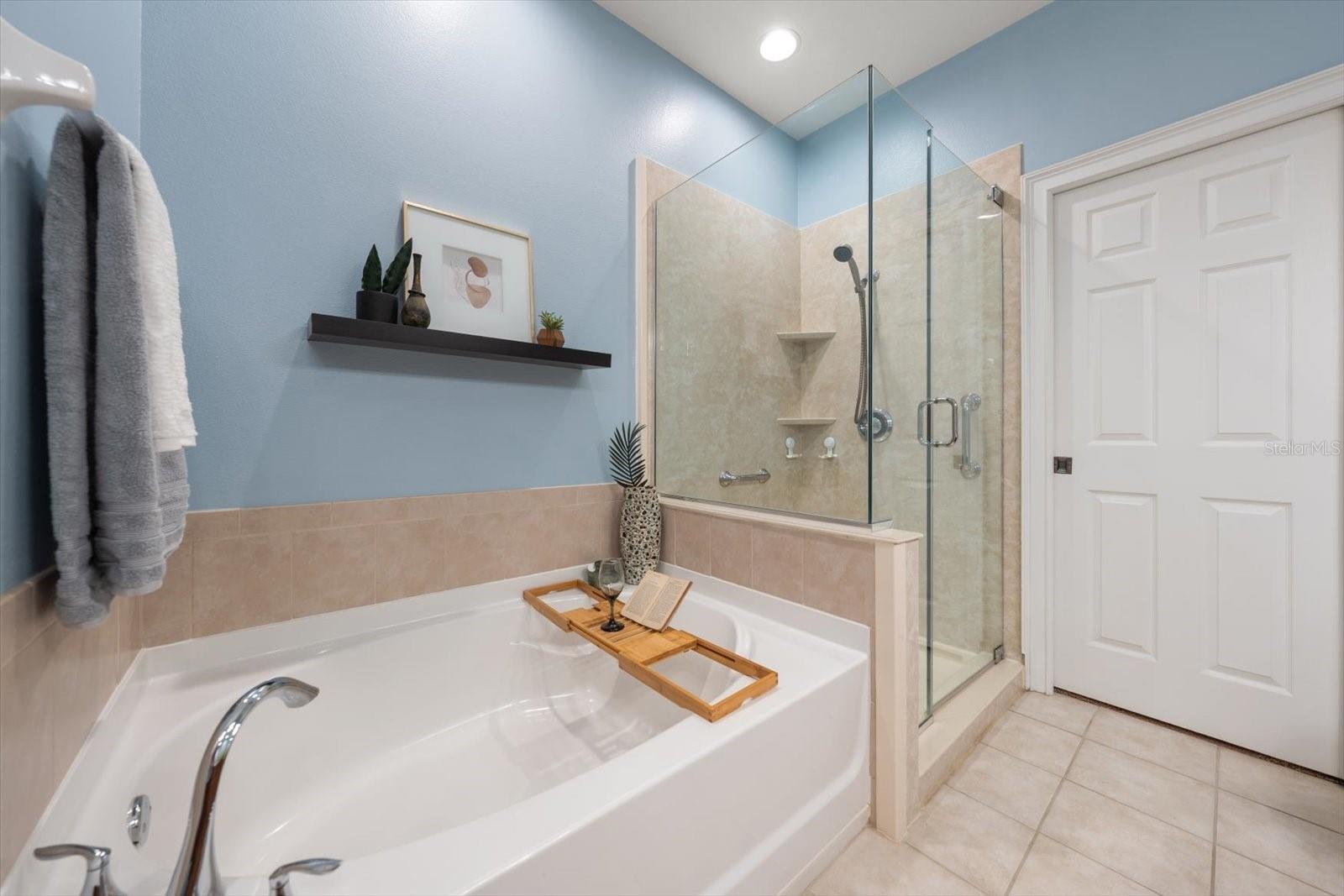 8241 ACADIAN LN, SEMINOLE, FL, 33777
