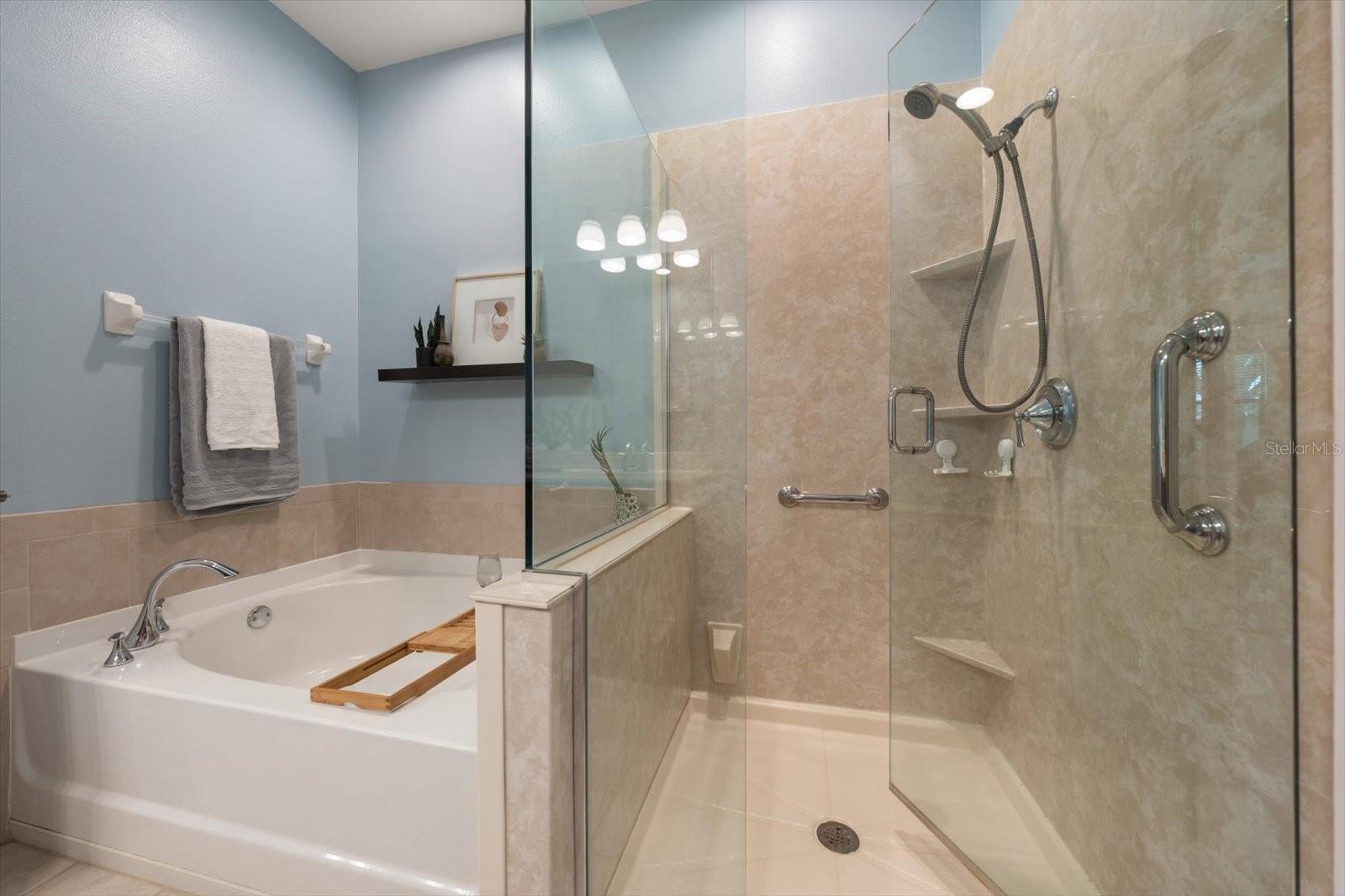 8241 ACADIAN LN, SEMINOLE, FL, 33777