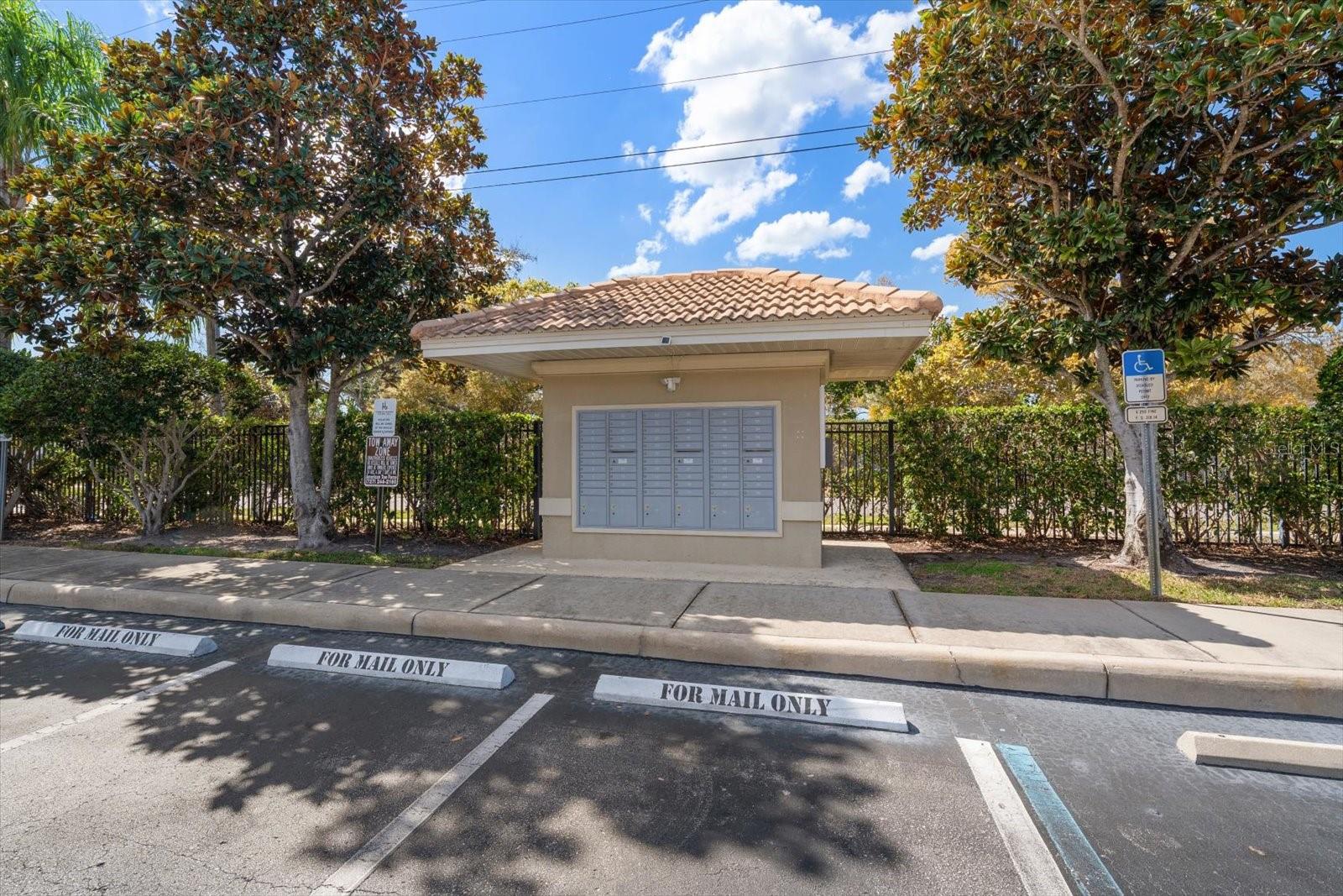 8241 ACADIAN LN, SEMINOLE, FL, 33777