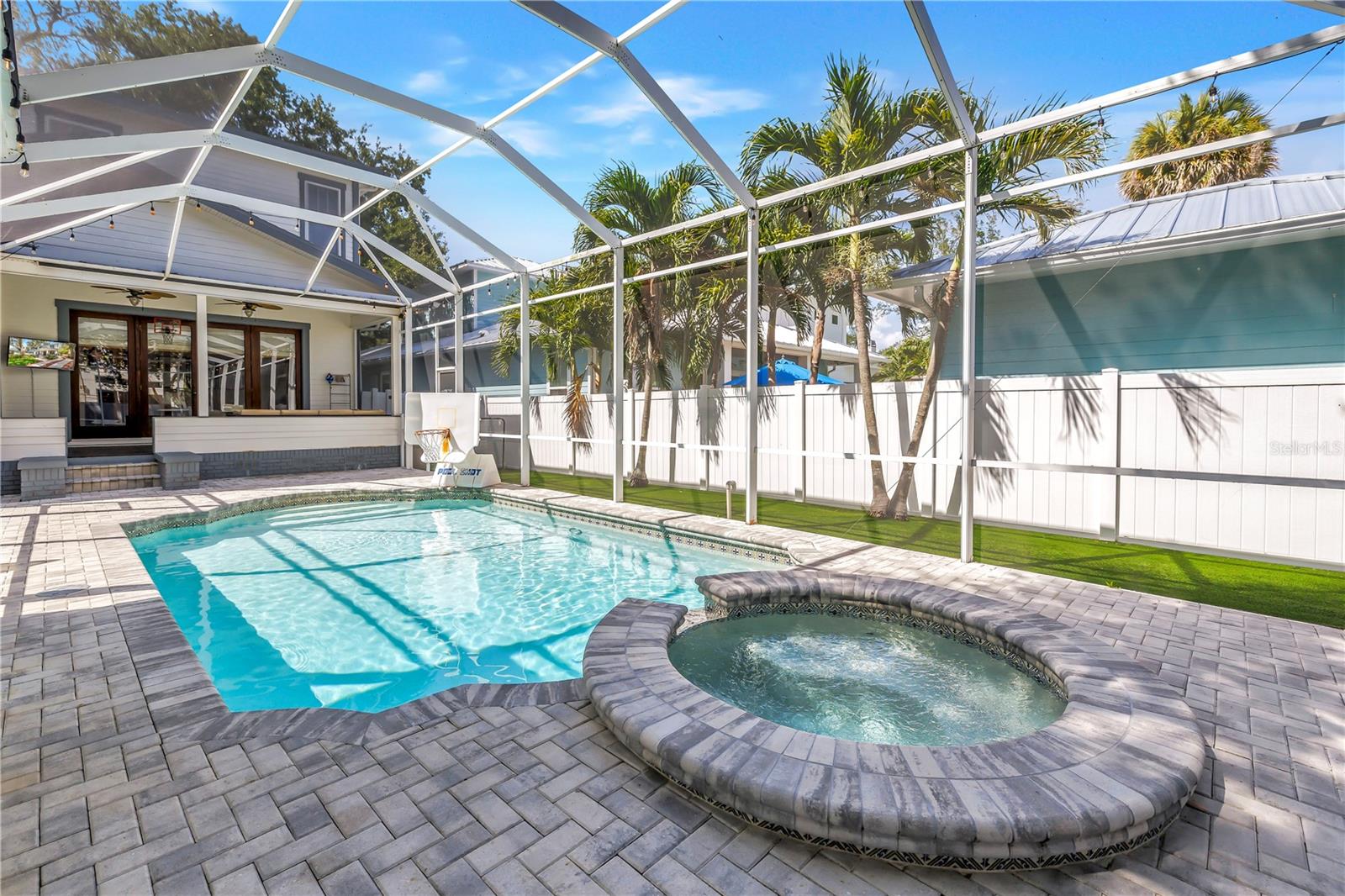 2716 W THORNTON AVE, TAMPA, FL, 33611