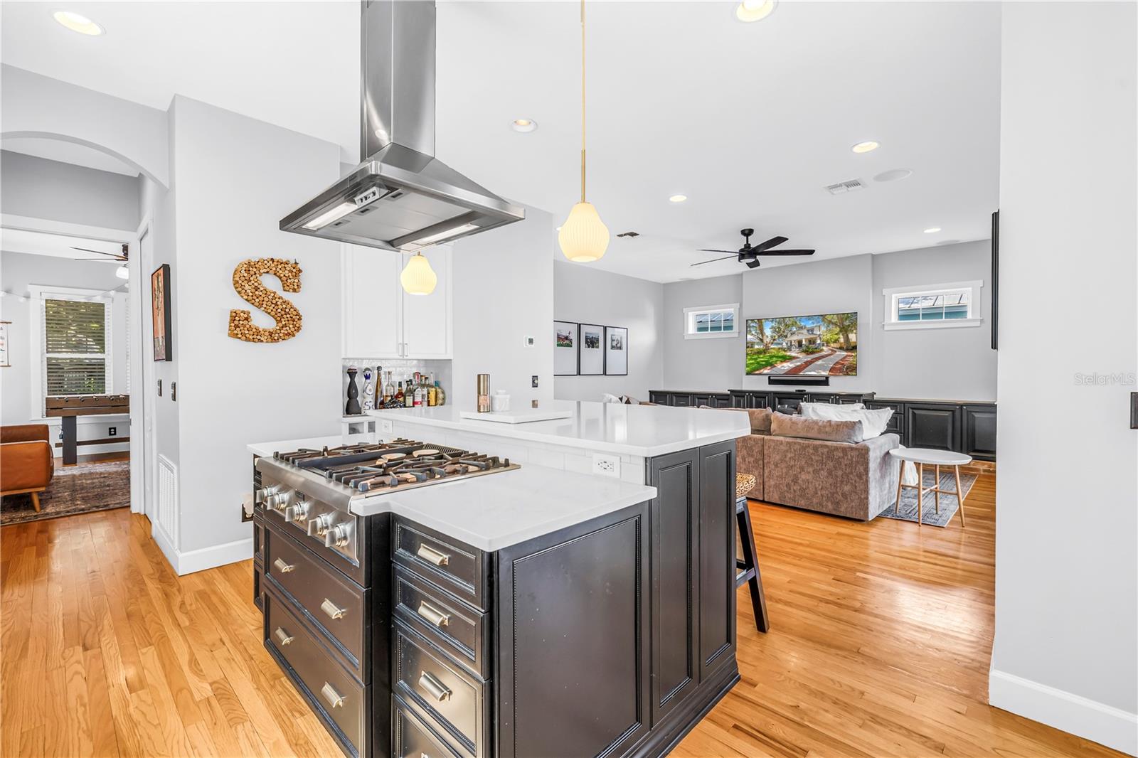 2716 W THORNTON AVE, TAMPA, FL, 33611