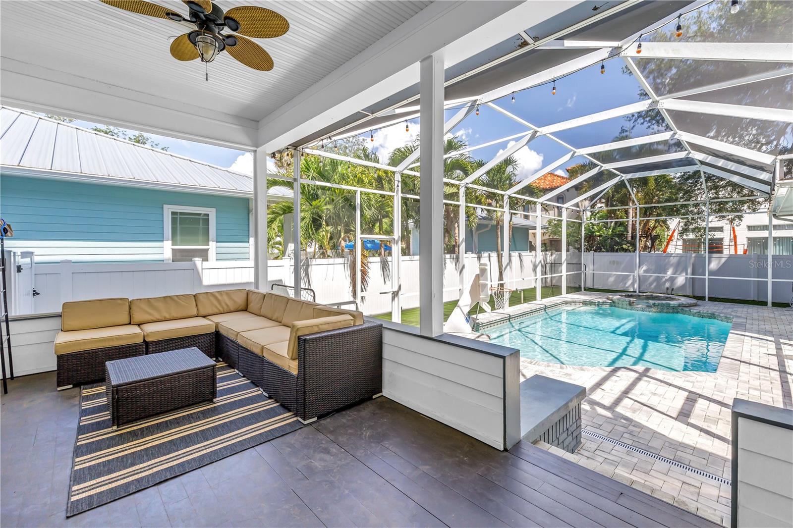 2716 W THORNTON AVE, TAMPA, FL, 33611