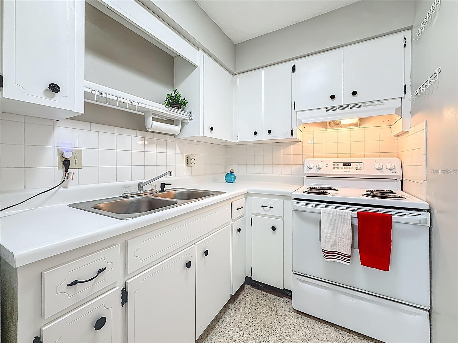 250 ROSERY RD NW #283, LARGO, FL, 33770