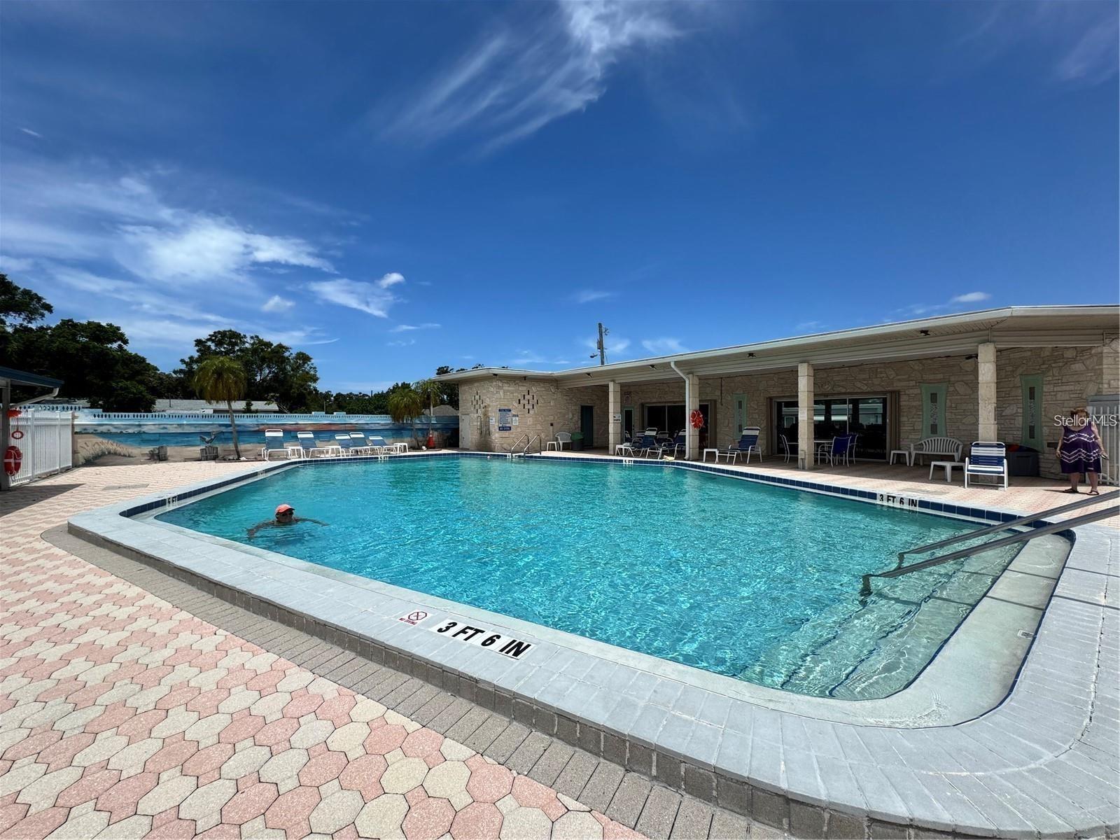250 ROSERY RD NW #283, LARGO, FL, 33770