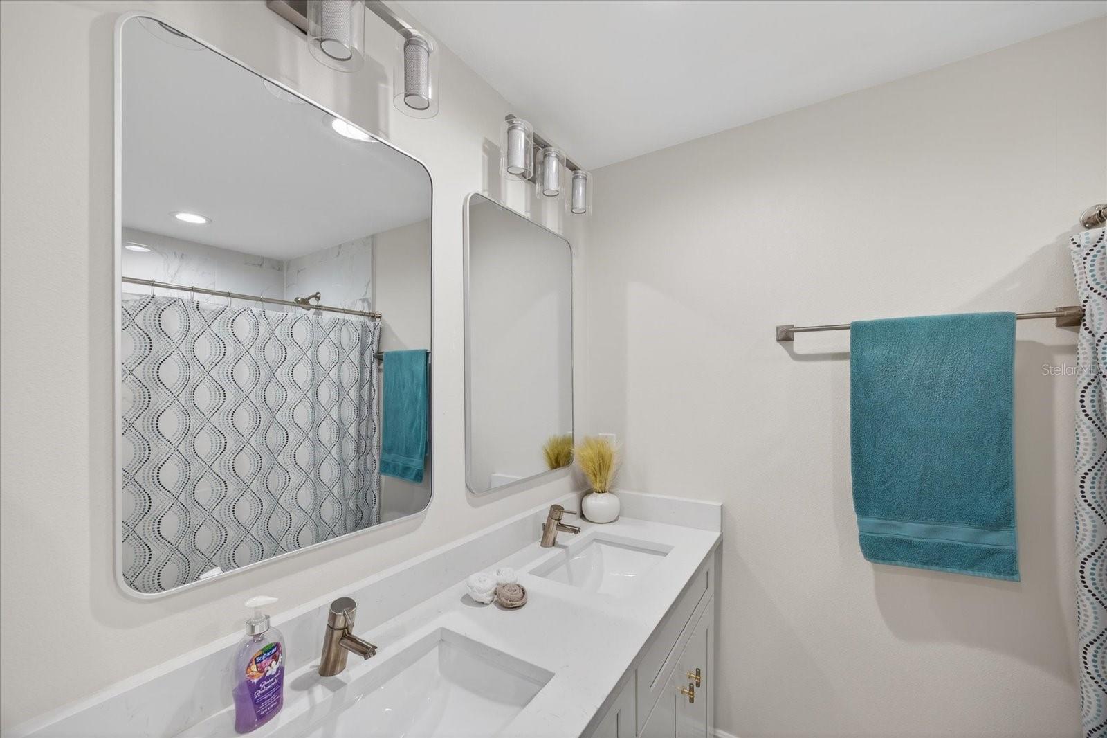 12114 CLARENDON AVE, PORT CHARLOTTE, FL, 33981