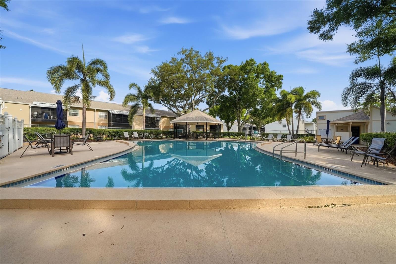 3821 N OAK DR #J21, TAMPA, FL, 33611