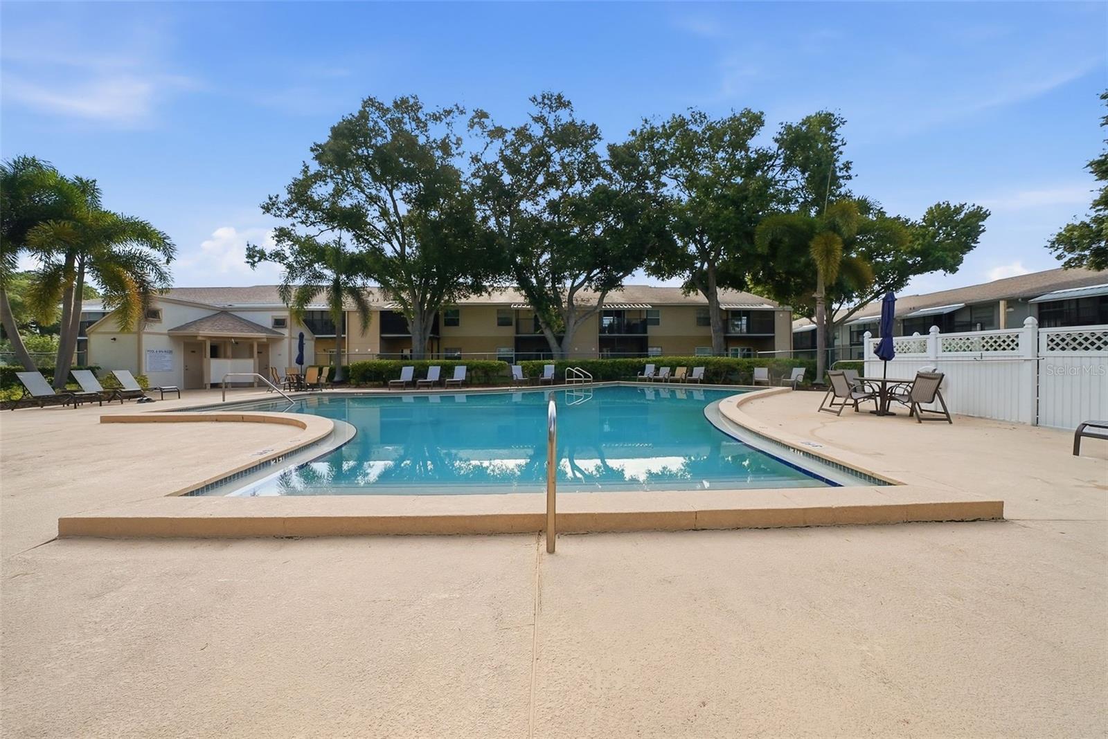 3821 N OAK DR #J21, TAMPA, FL, 33611