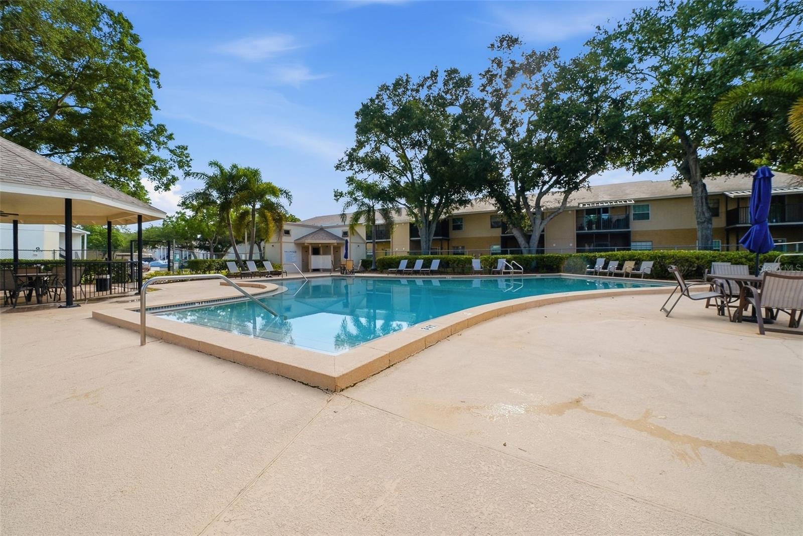 3821 N OAK DR #J21, TAMPA, FL, 33611