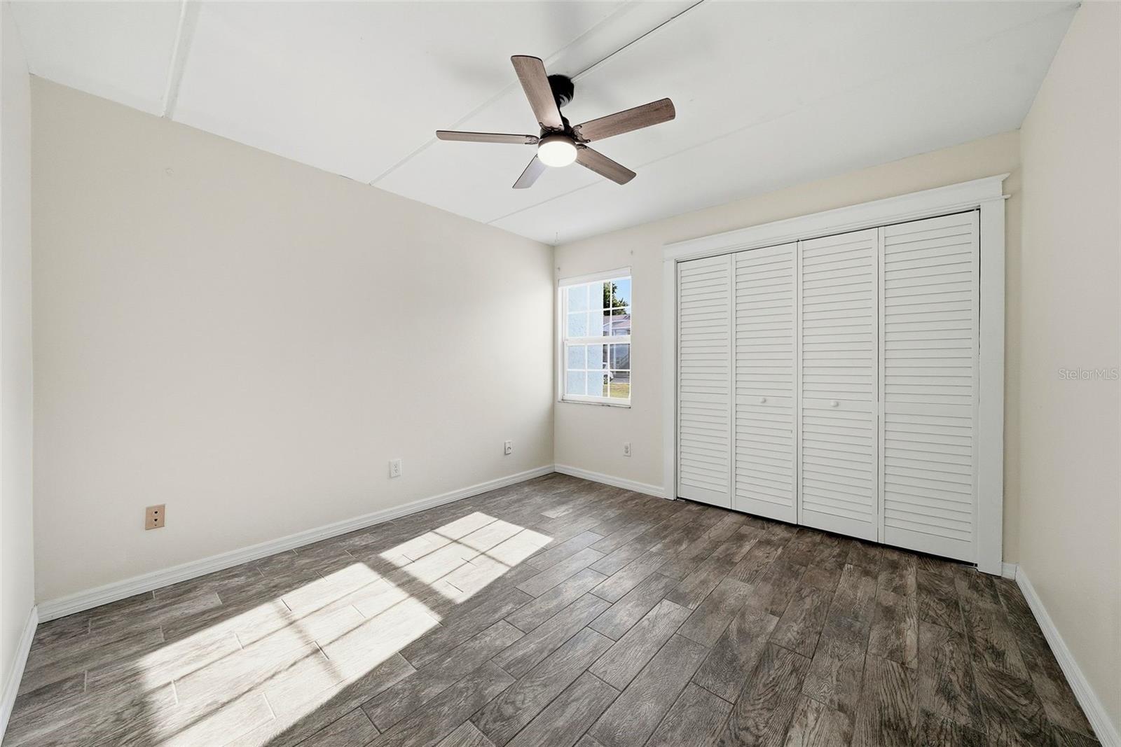 3821 N OAK DR #J21, TAMPA, FL, 33611